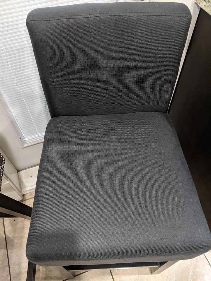 2 dinner chairs. $10 each - photo 3