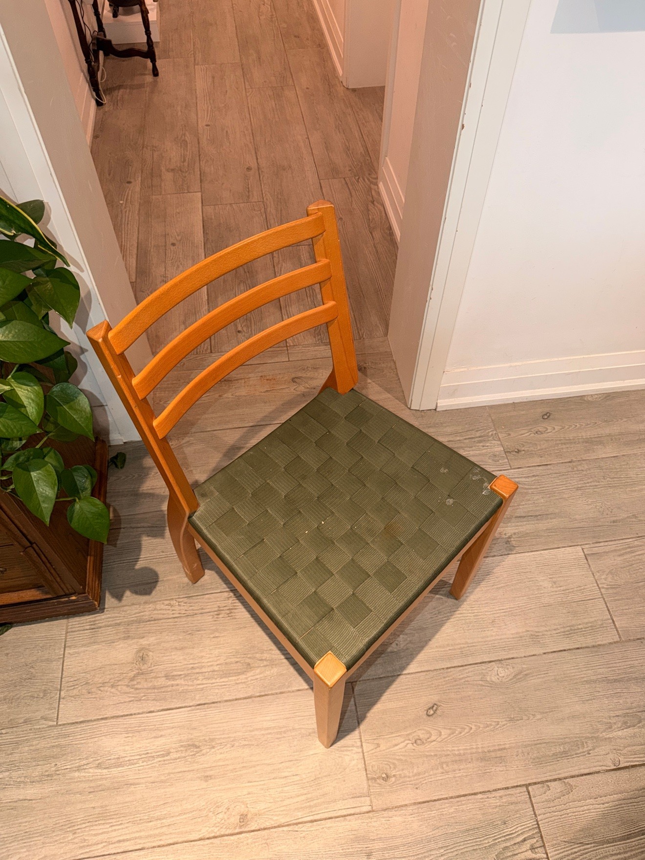 Extendable Solid Wood Dining Table + 6 Chairs - photo 5