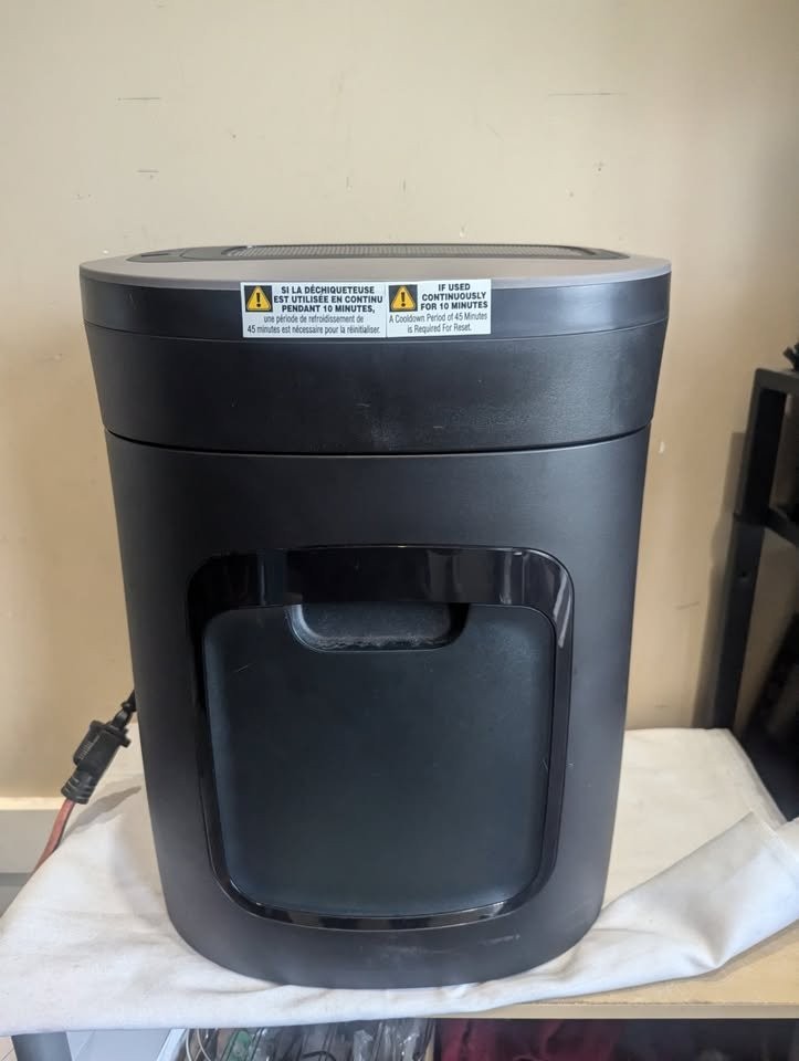 Royal Consumer 12-sheet Micro-cut Shredder
