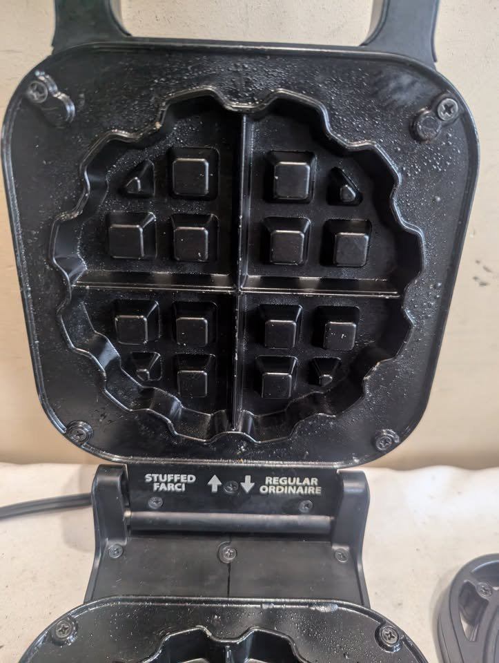 Salton STUFFED Waffle Maker Makes 2 Inch Thick Belgian Waffles - photo 4
