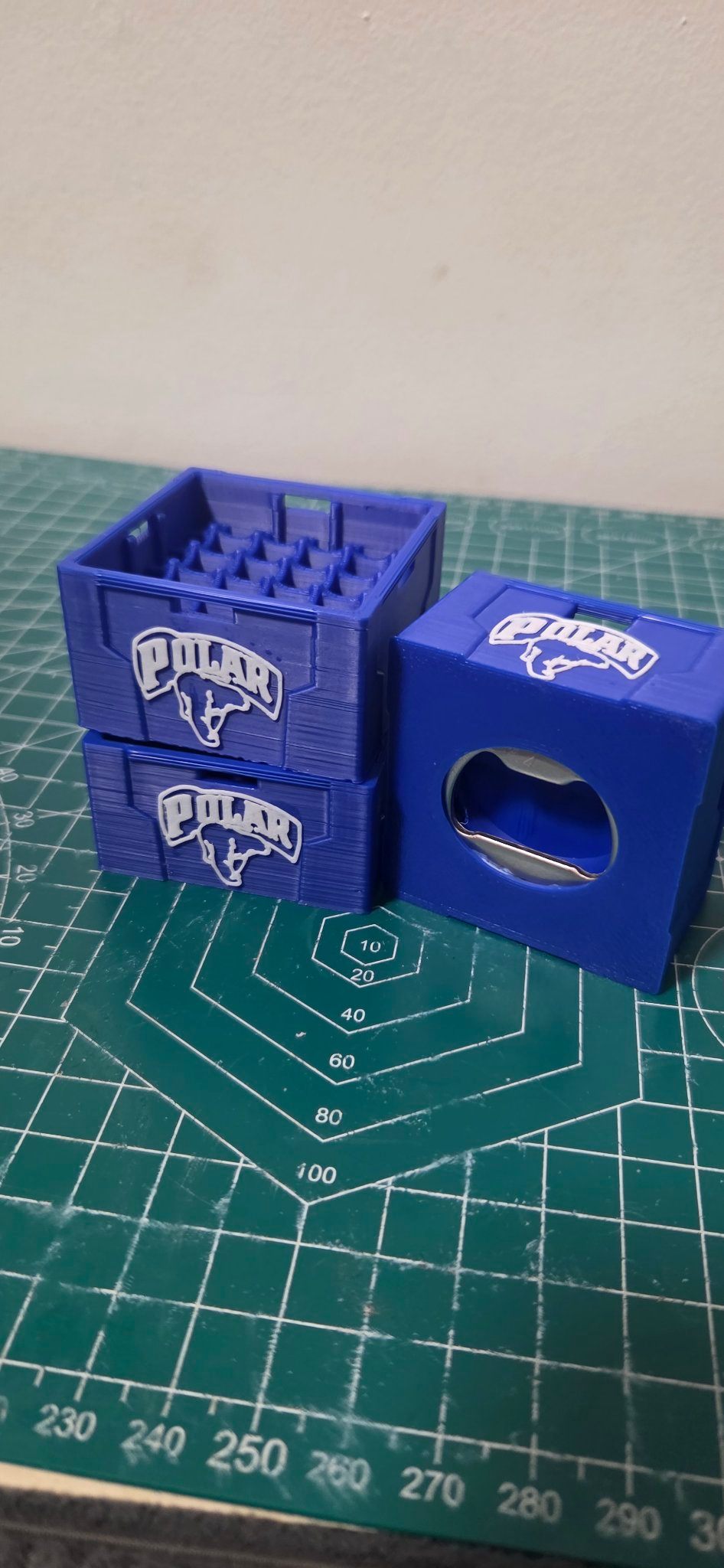 Llavero Caja de Cerveza Polar con Destapador - Impreso en 3D - photo 2