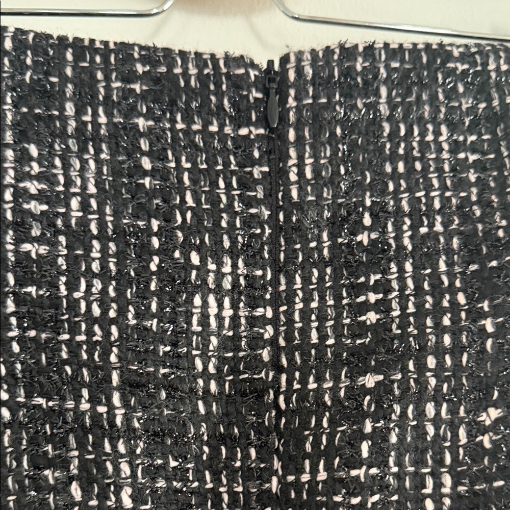 Chic Black Tweed Pencil Skirt - photo 3