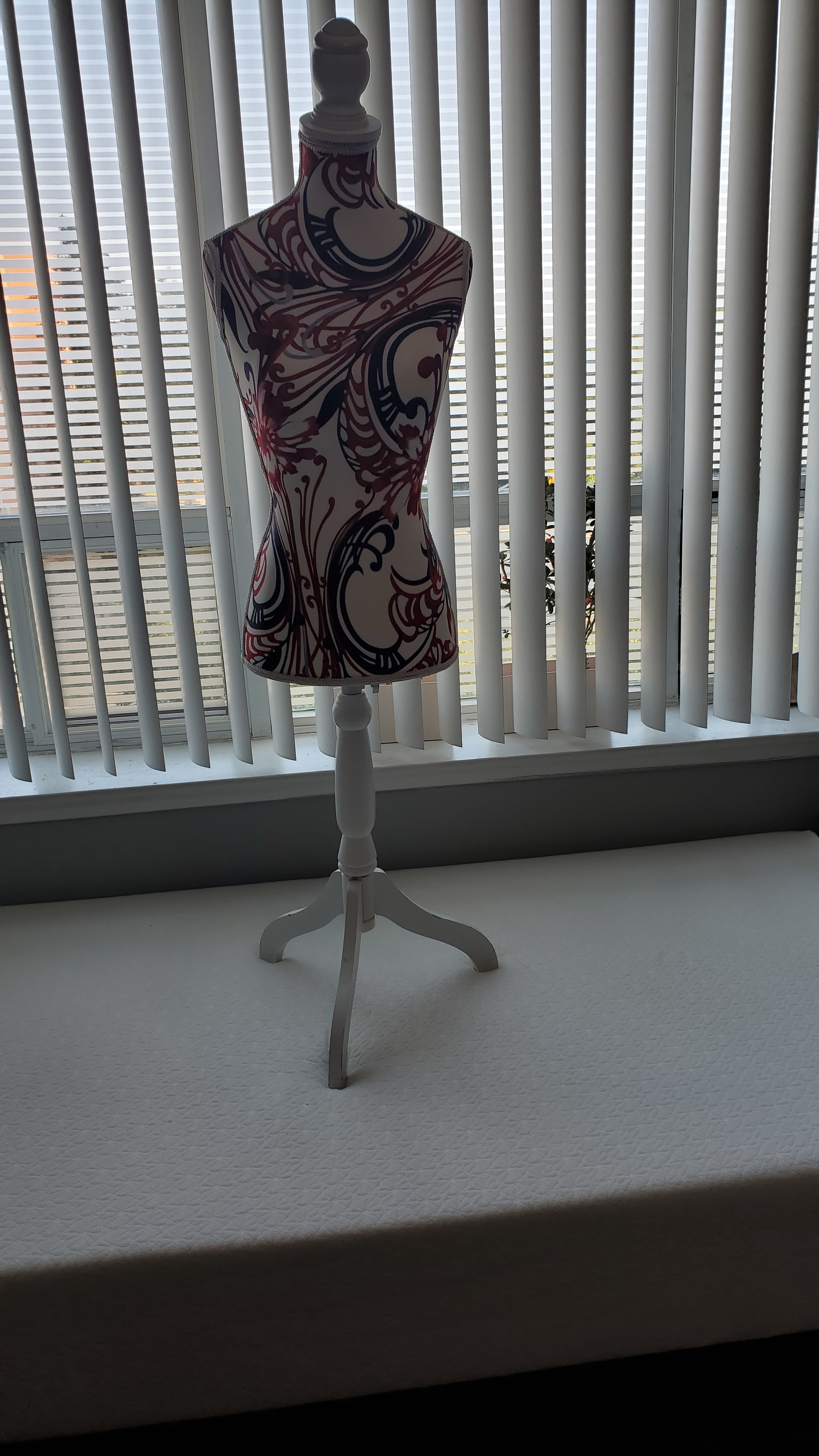 Basic Dress Form Mannequin with Adjustable Tripod Stand - photo 2