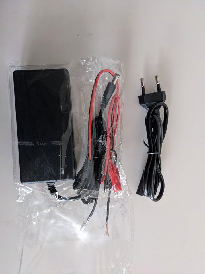 12V 6Ah Deep Cycle Lithium Battery, brand new with charger - photo 3