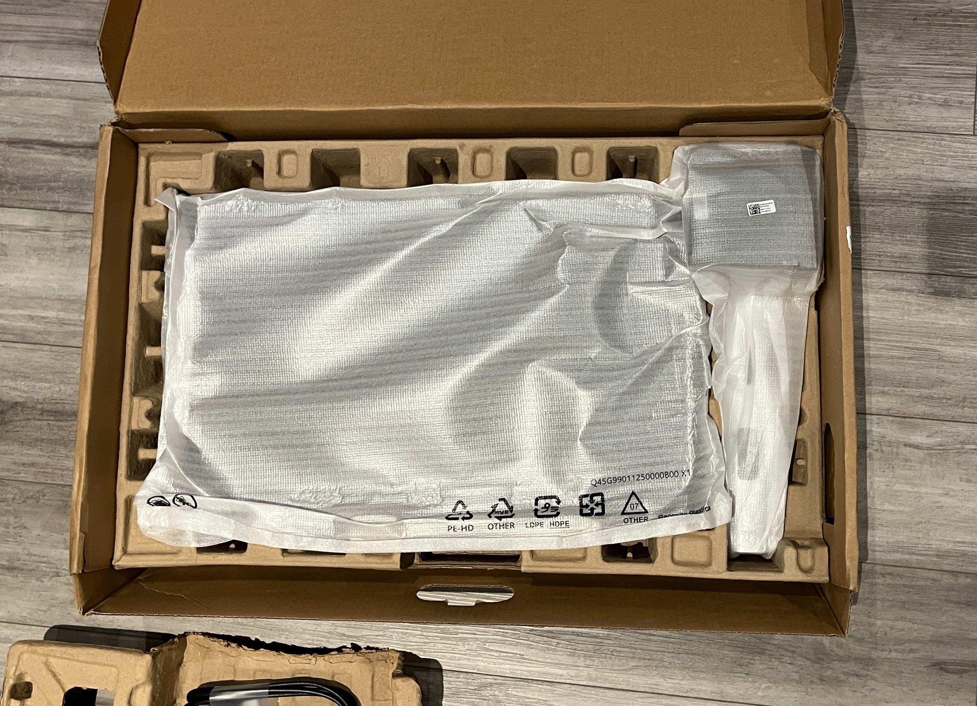 Dell P2422H 24" IPS Monitor - photo 3