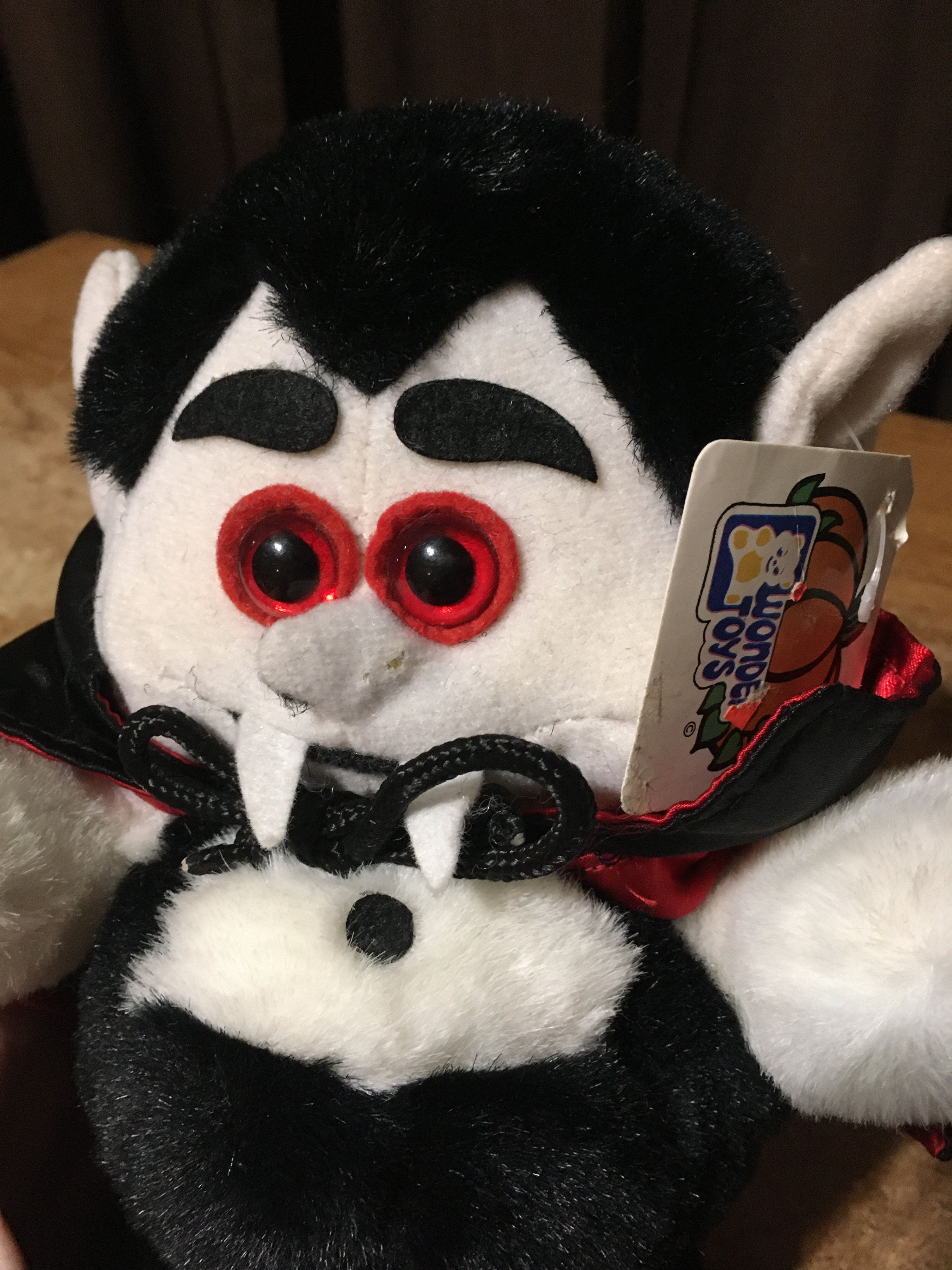 1988 WONDER TOYS COUNT DRACULA VAMPIRE PLUSH HALLOWEEN 9.5" - photo 3