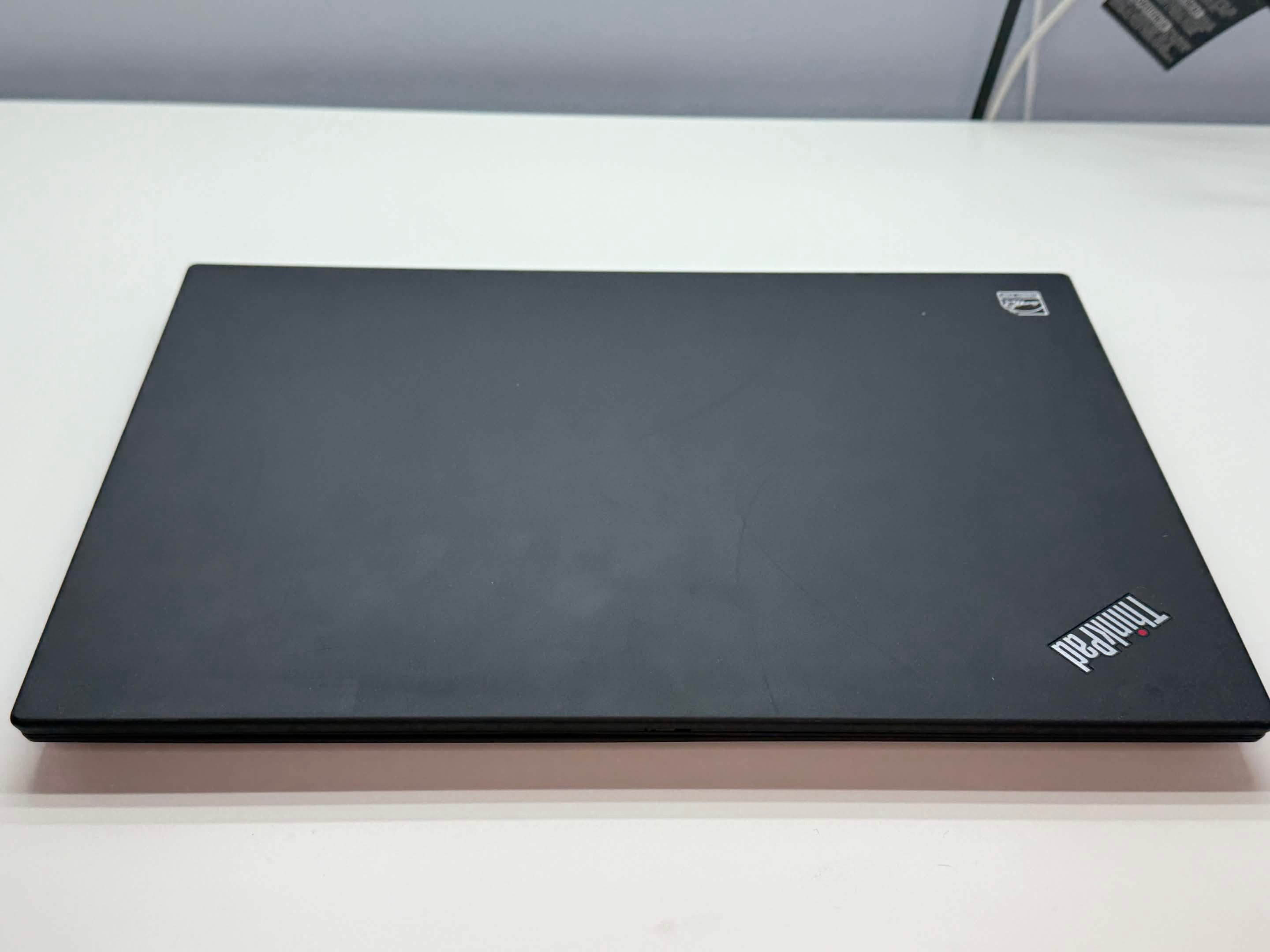 Lenovo ThinkPad T490 Laptop (No charger)