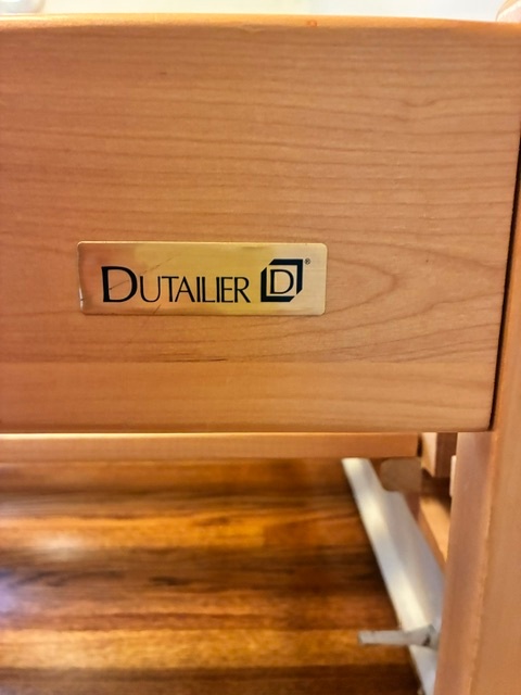 Solid wood twin bed and dresser - photo 3