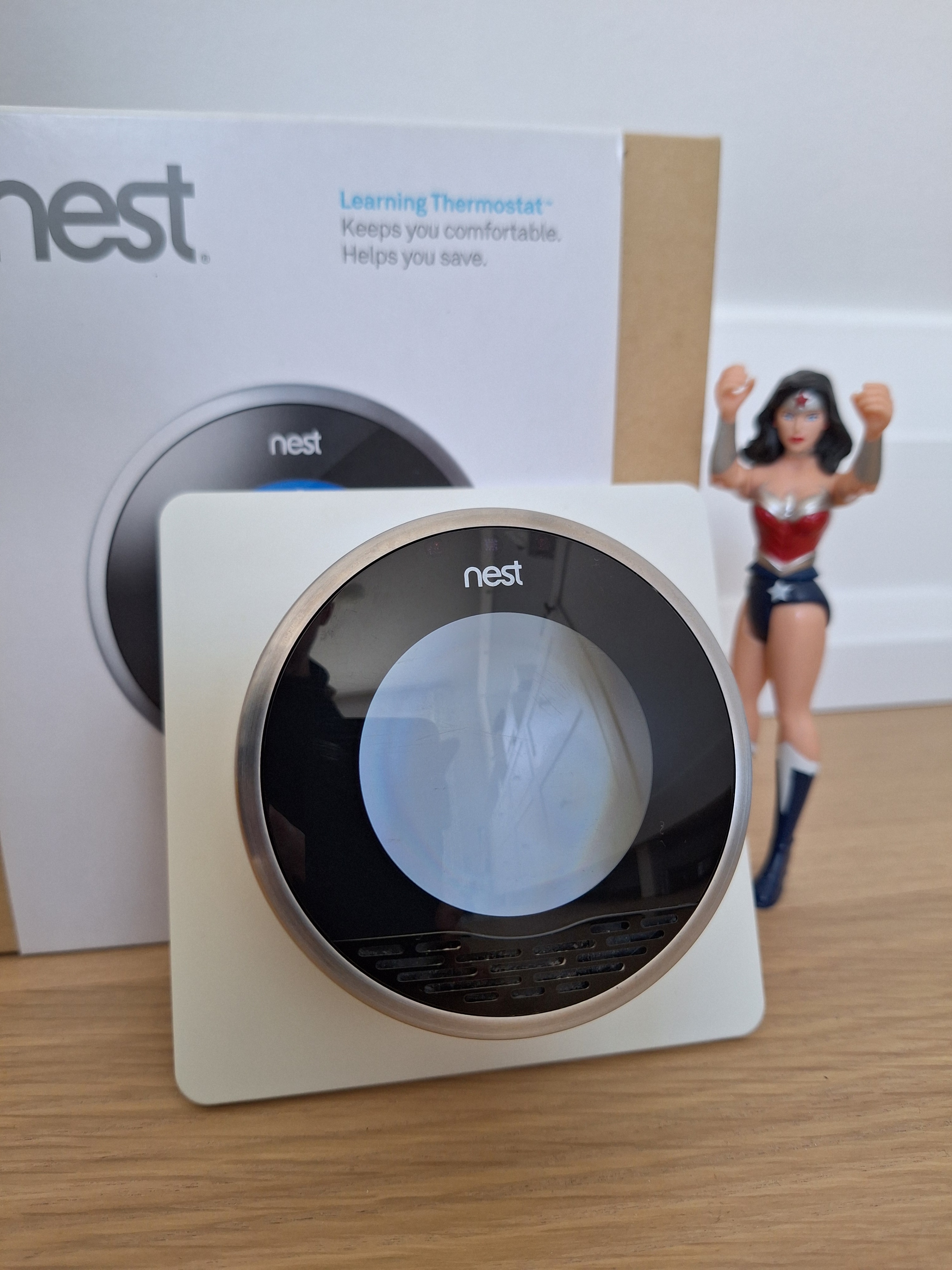 Nest Learning Thermostat, 1st Gen, complete w/ box
