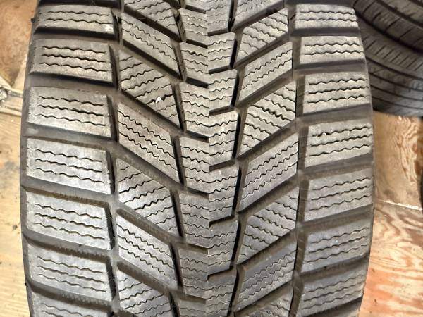 1 X single 225/45/17 Continental Winter Contact SI Plus with 75% - photo 2