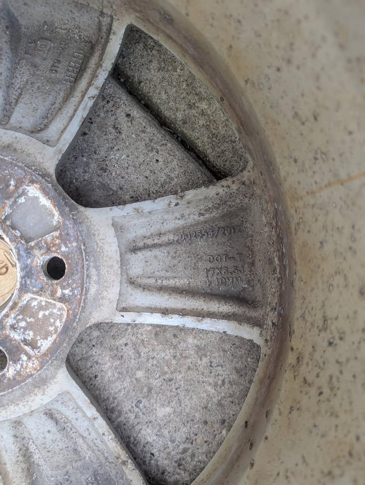 17-inch Jeep Rims - photo 3