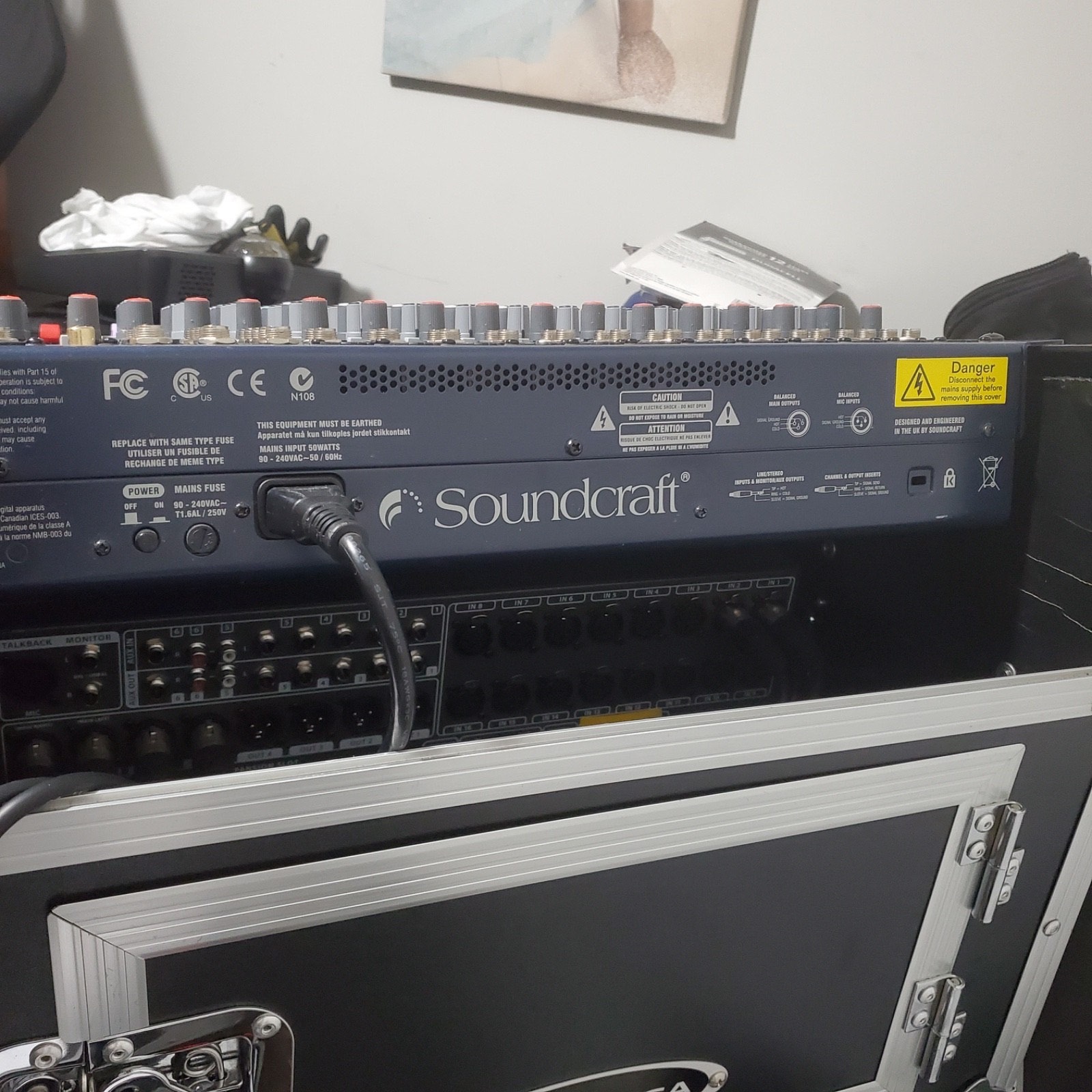 Soundcraft MFX 12 Channel Mixer - photo 2