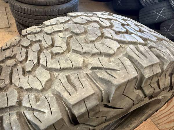 1 X single 285/75/16 LT 126/123R BFG All Terrain T/A KO2 w 55% - photo 4