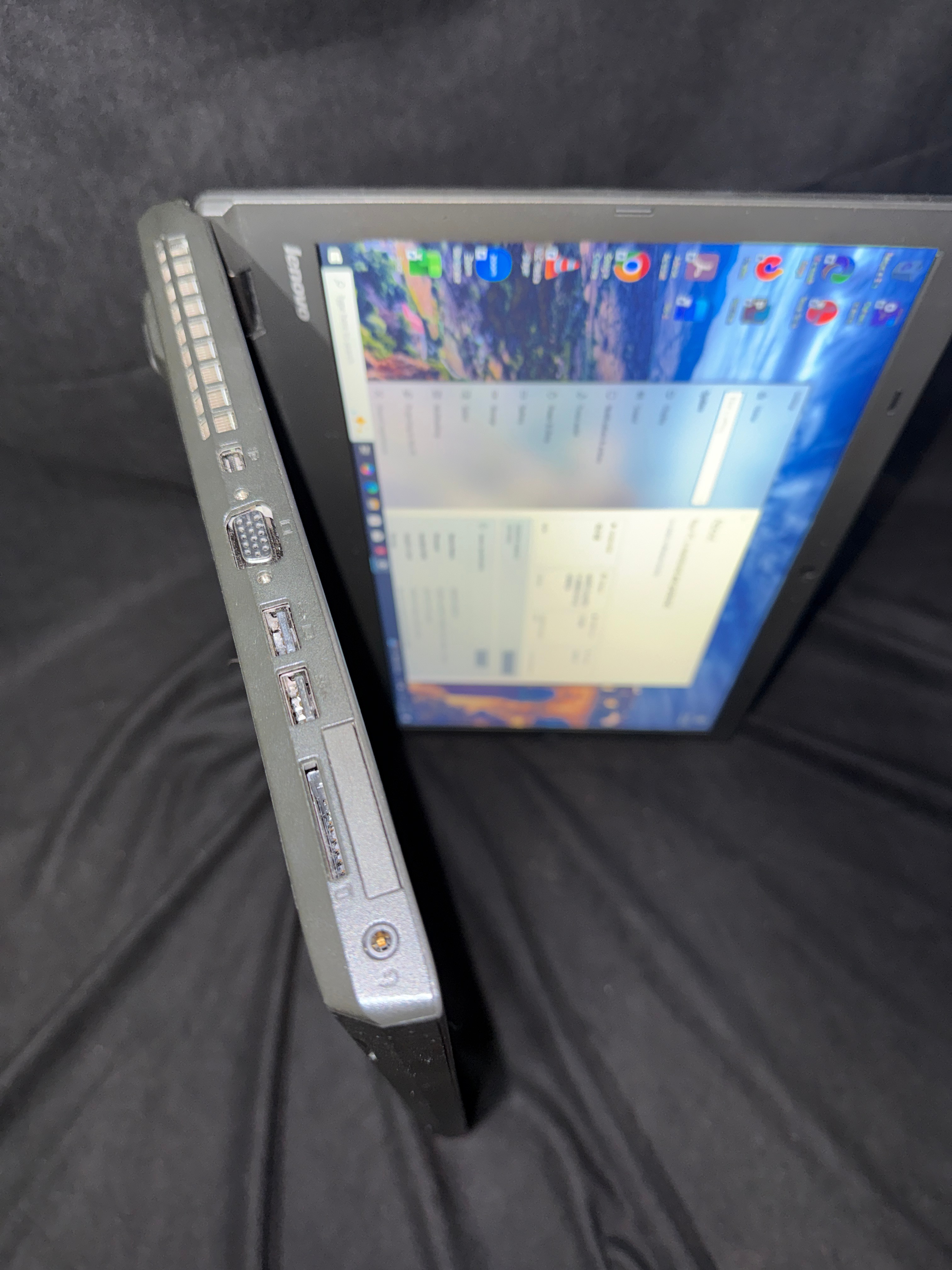 $25 (As Is) Lenovo ThinkPad T540p Laptop - photo 3