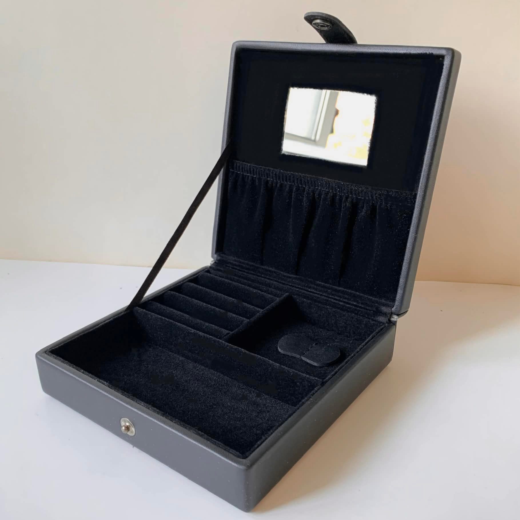 Travel Jewelry Case - photo 2