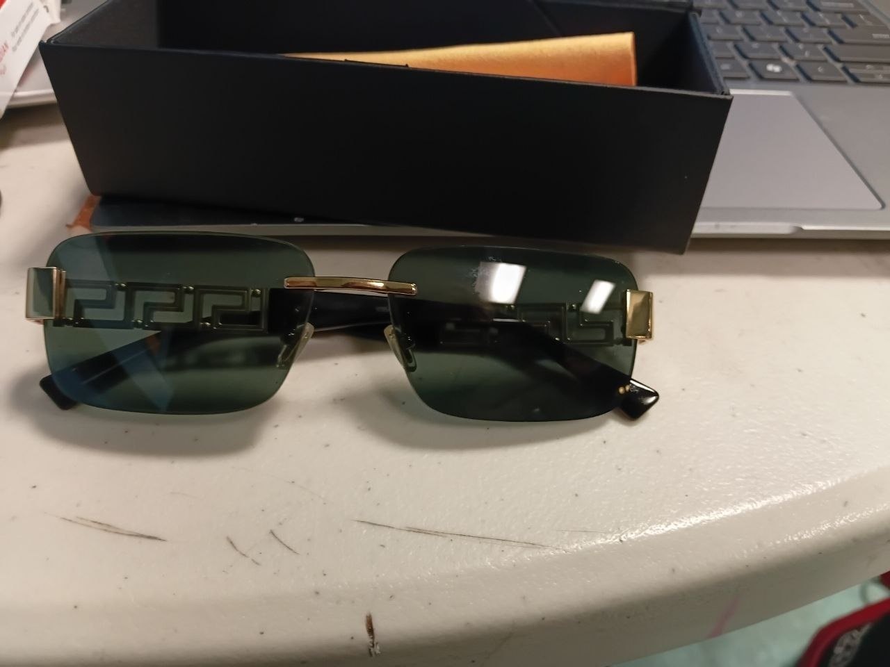 Versace Sunglasses with Original Case - photo 2