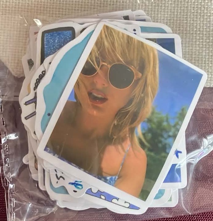Taylor Swift Fan Merchandise Lot (New) - photo 2