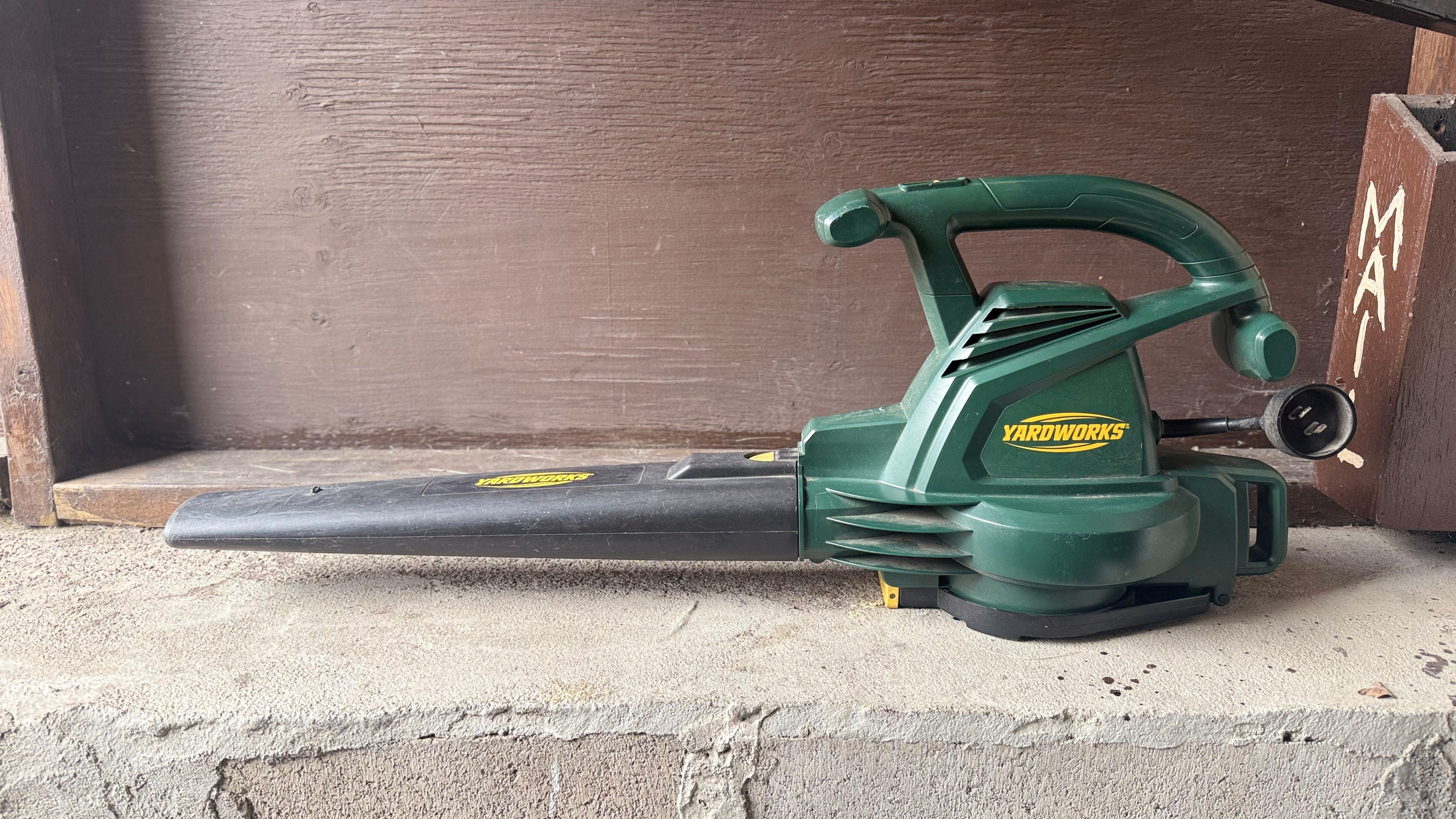 Yardworks Leaf Blower (Corded)