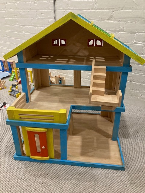 Large doll house with complete sets