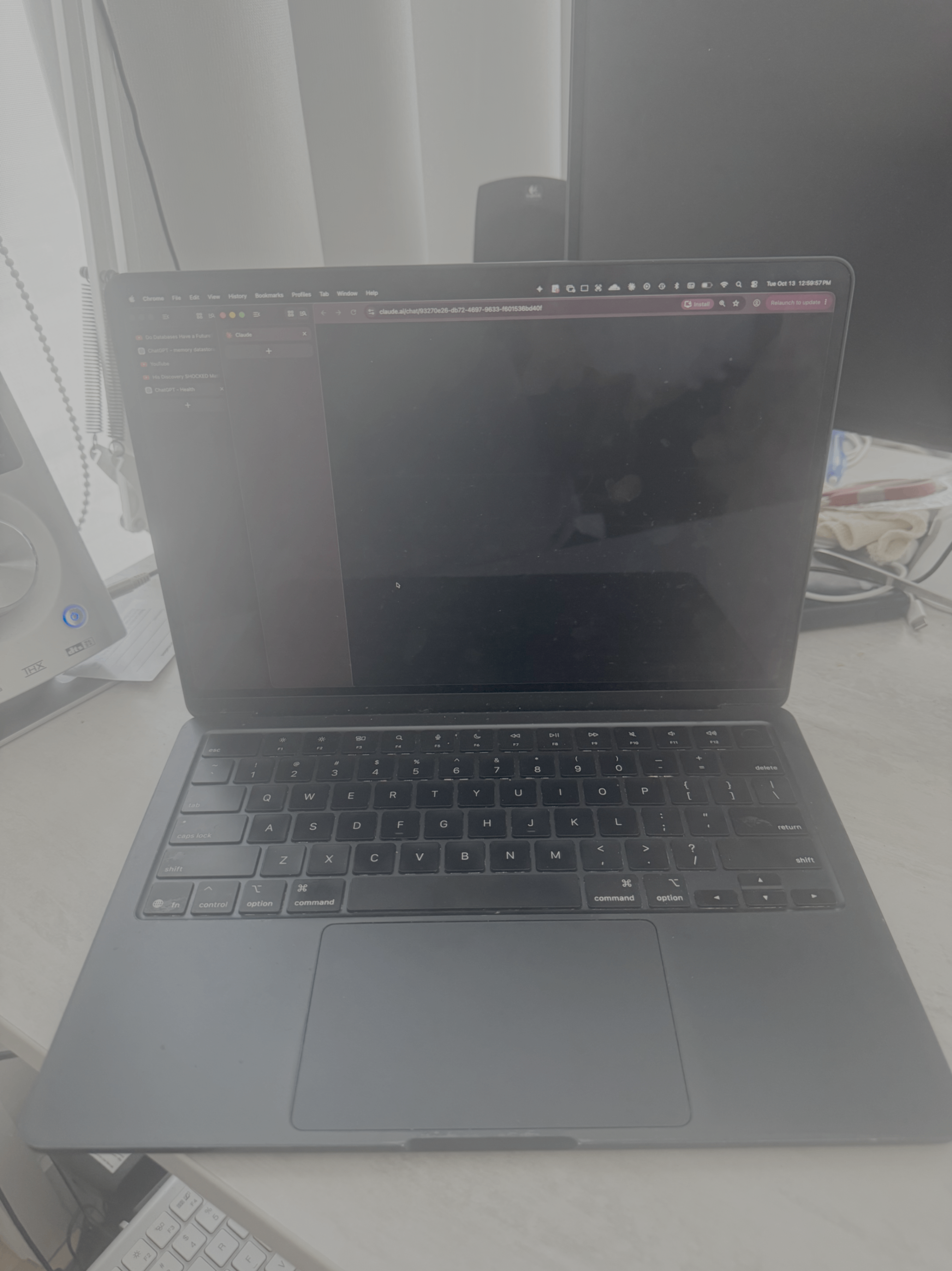2025 MacBook Air 13" (M4 Chip) – 16GB RAM, 256GB Storage - photo 2