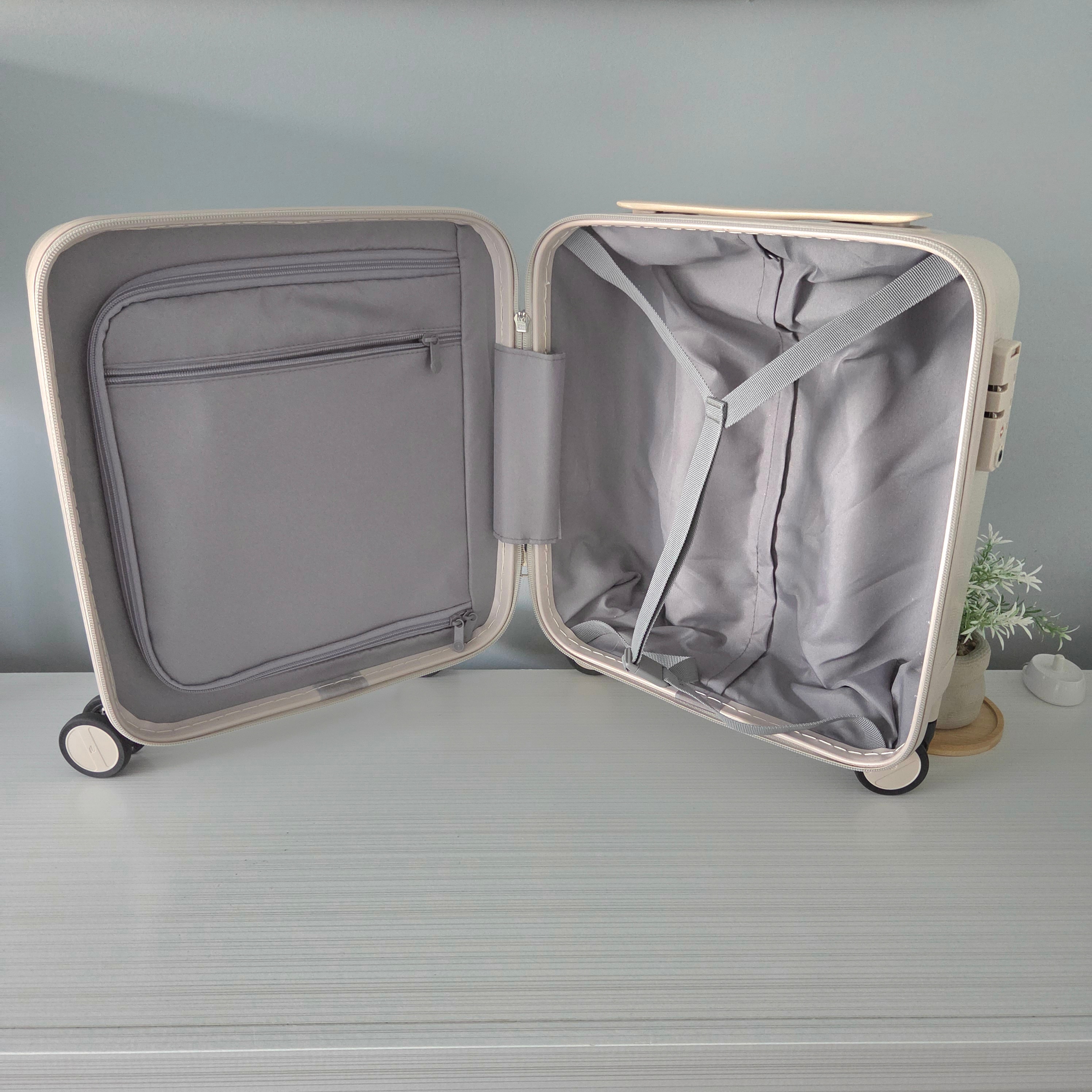 Hanke 14” Expandable Hard Shell Carry-On - Pre-Loved! ✨ - photo 5