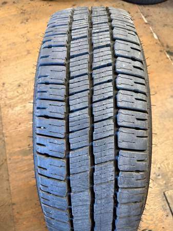 1 X 245/75/16 LT 120/116R Michelin Agilis Cross Climate 2 90%