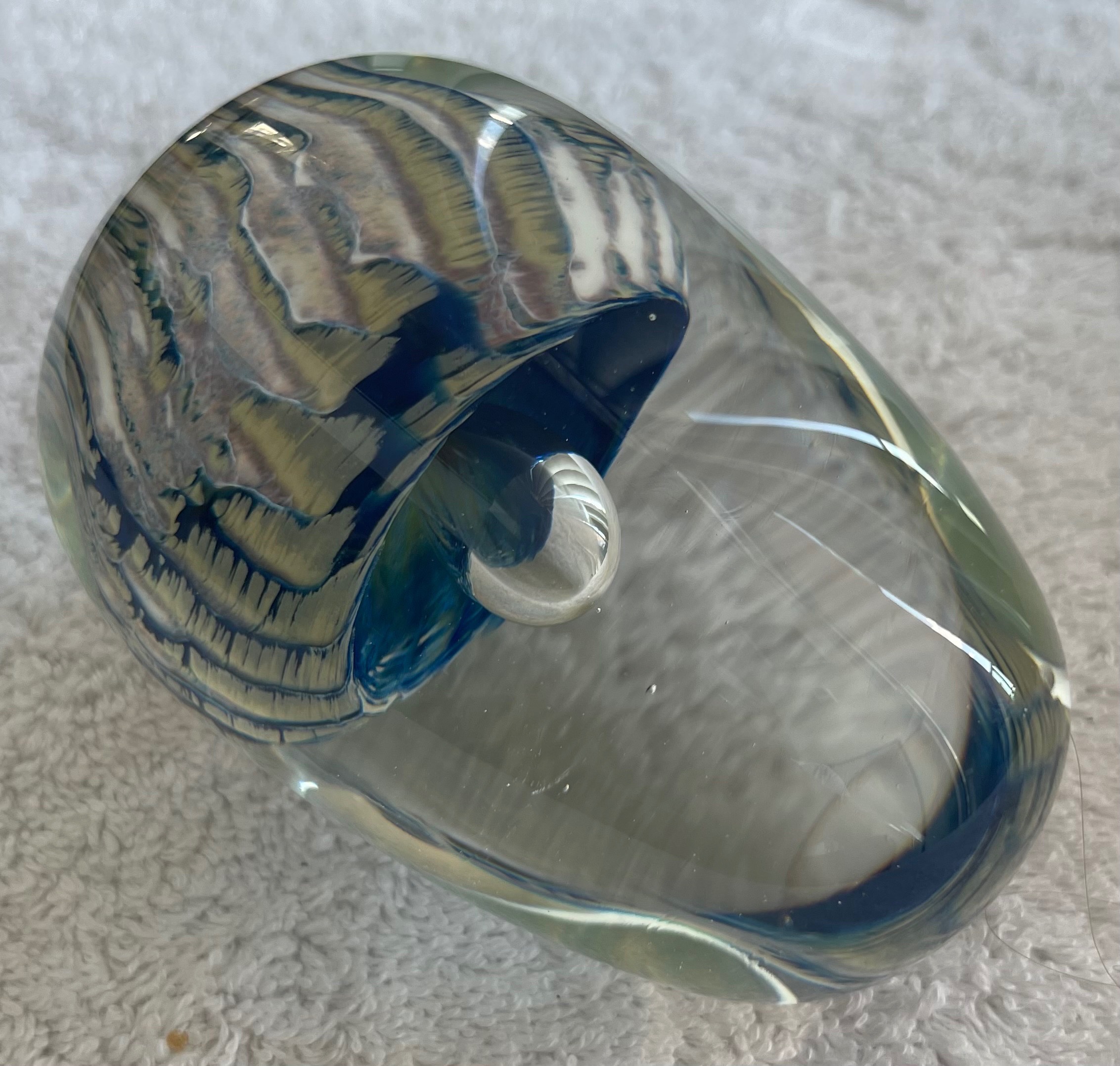 Signed Alexi Hunter Handblown Studio Glass Paperweight (2004) - photo 3