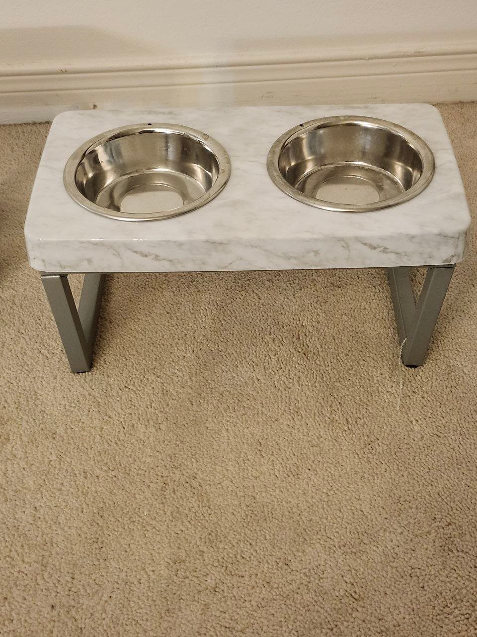 Raised Double Pet Feeder – White Marble Look, Stainless Bowls