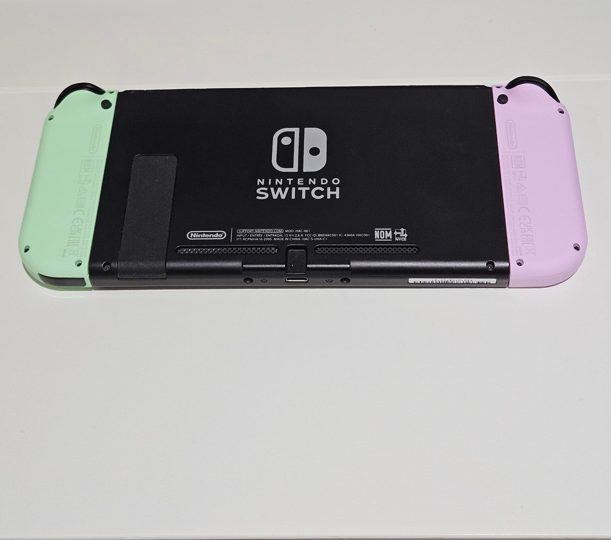 Nintendo Switch console + joysticks - photo 2
