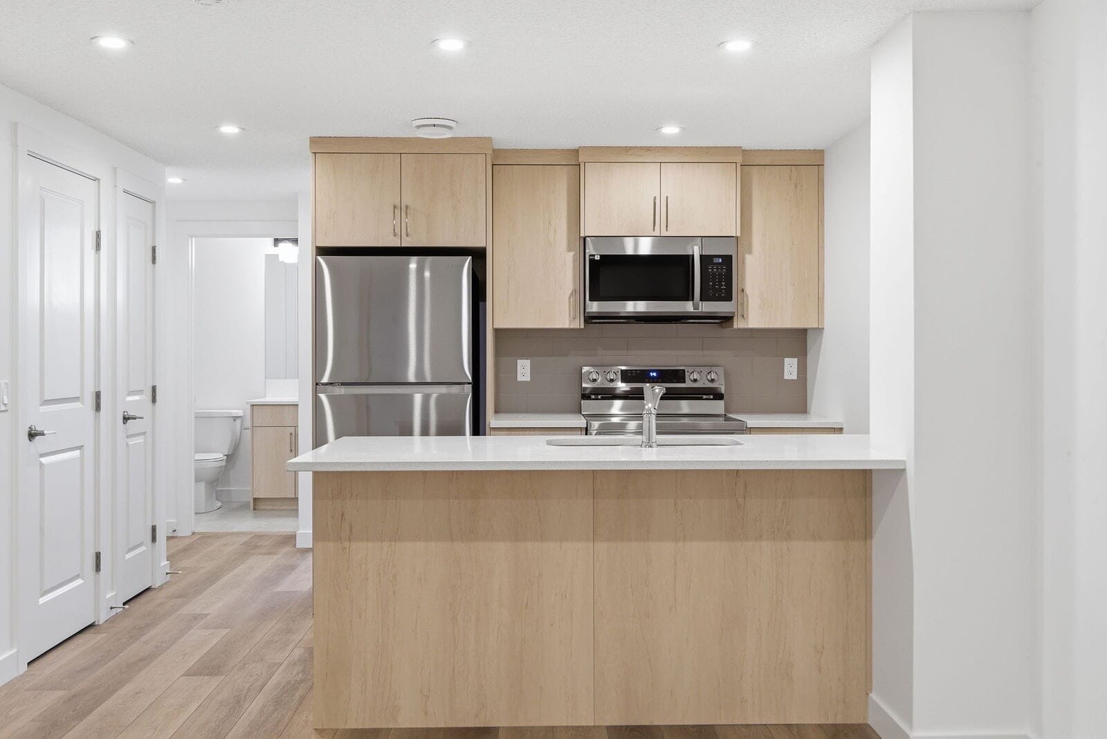 2 bedroom 1 bathroom Rental - photo 2