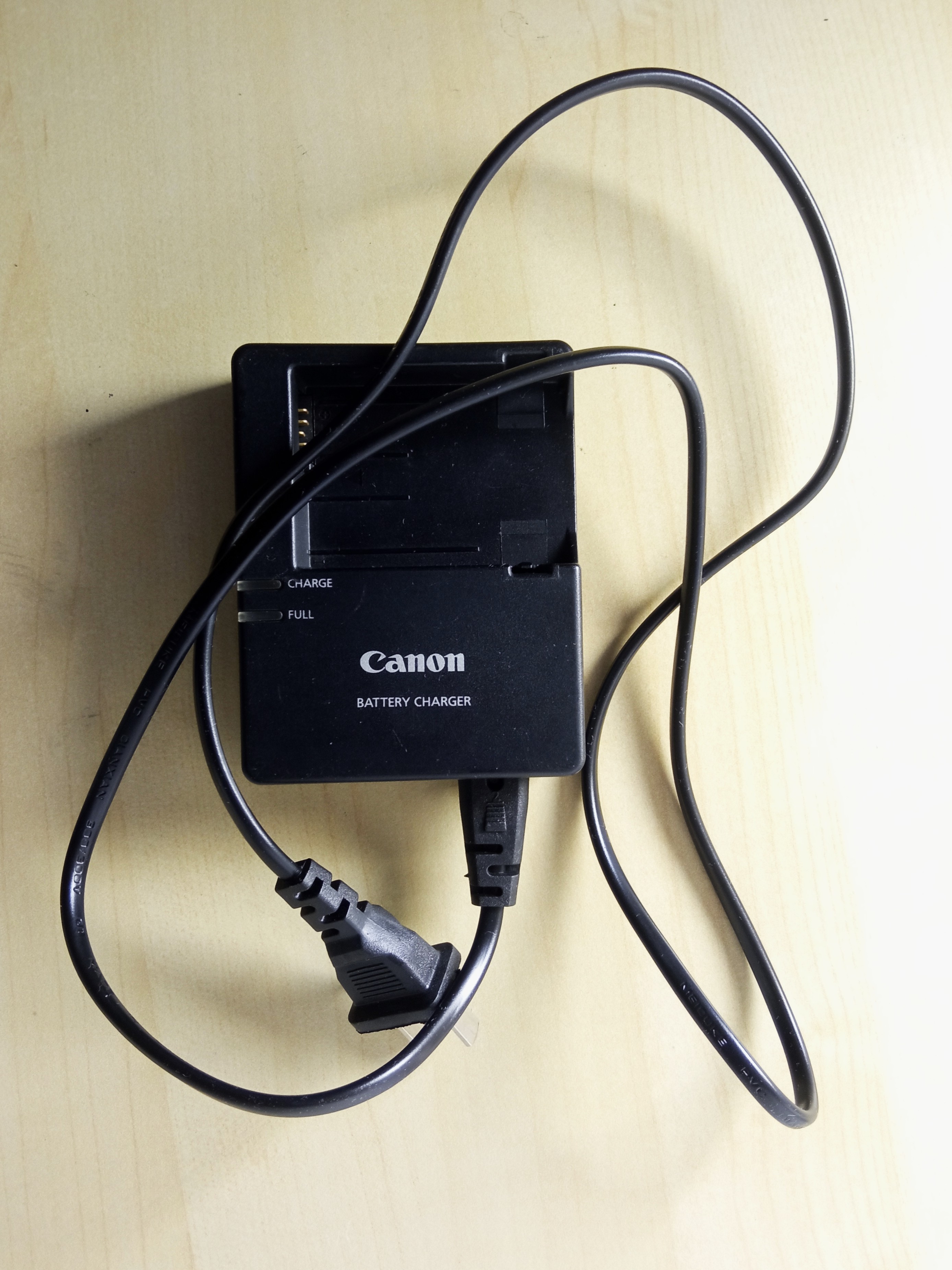 Canon EOS Rebel T5i + EF-S 18-55mm IS II - photo 5
