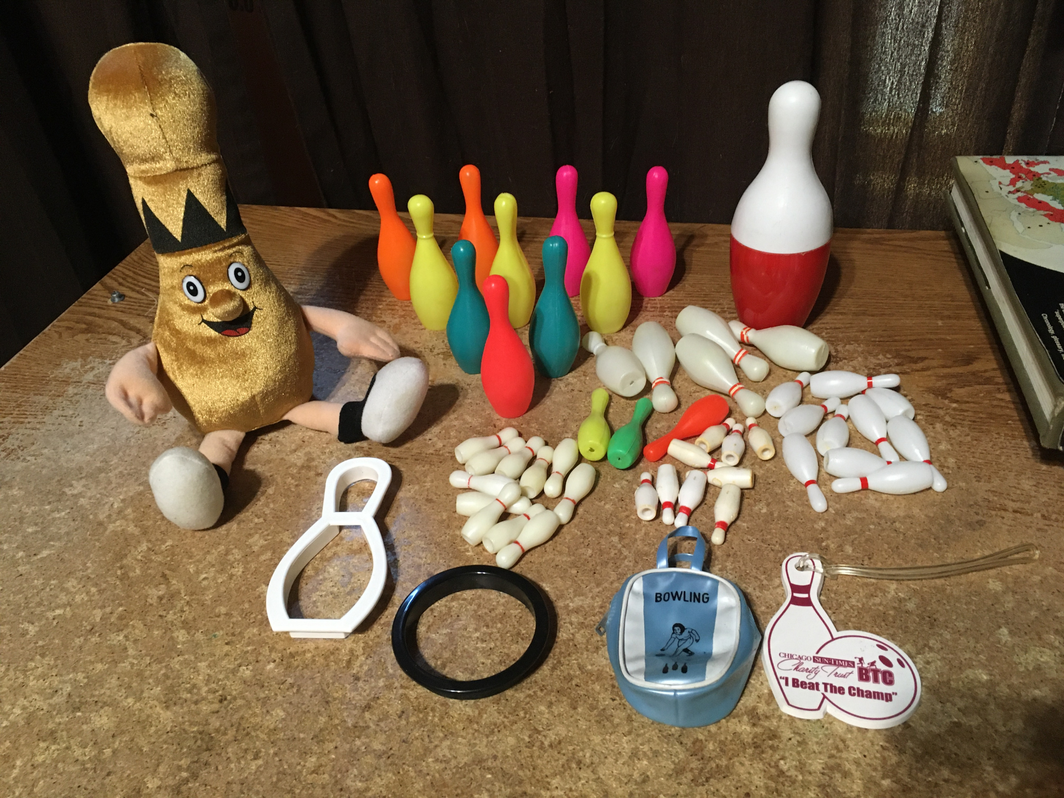 BOWLING LOT BOWLING PIN PLUSH CHICAGO SUN TIMES I BEAT THE CHAMP