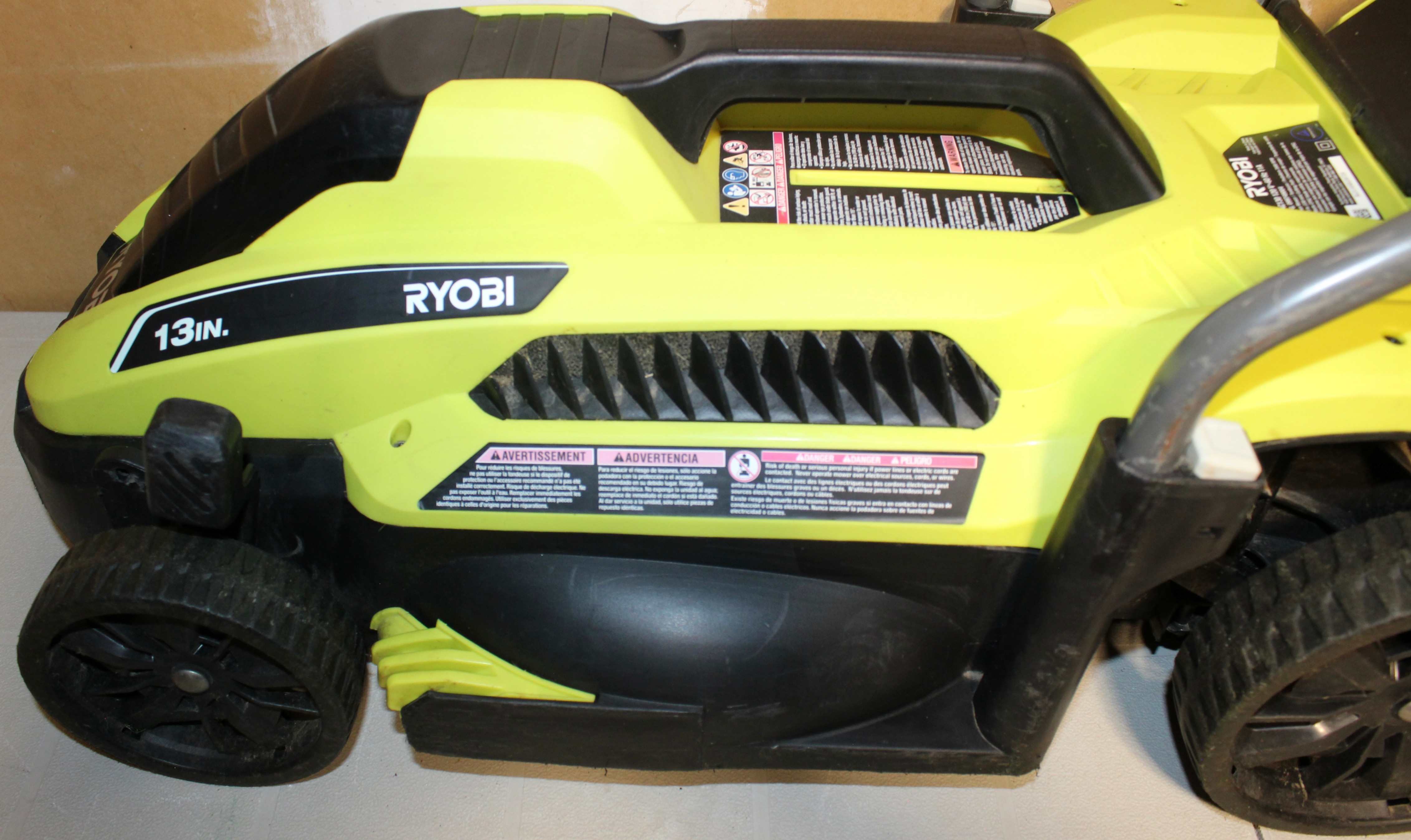 RYOBI 13-inch 11-Amp Corded Electric Lawn Mower (RYAC130-S) - photo 3
