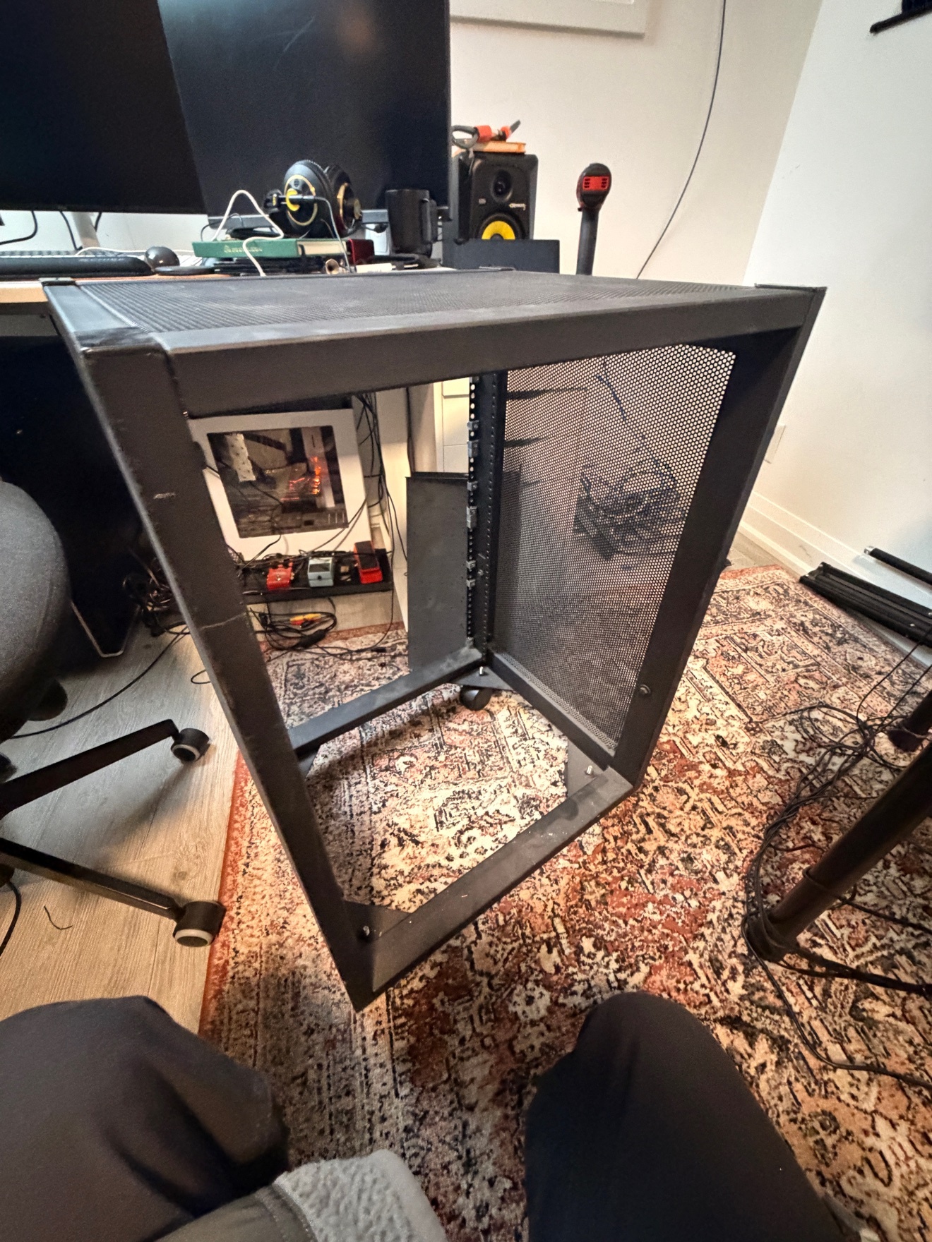 Vented Server Rack - 18U