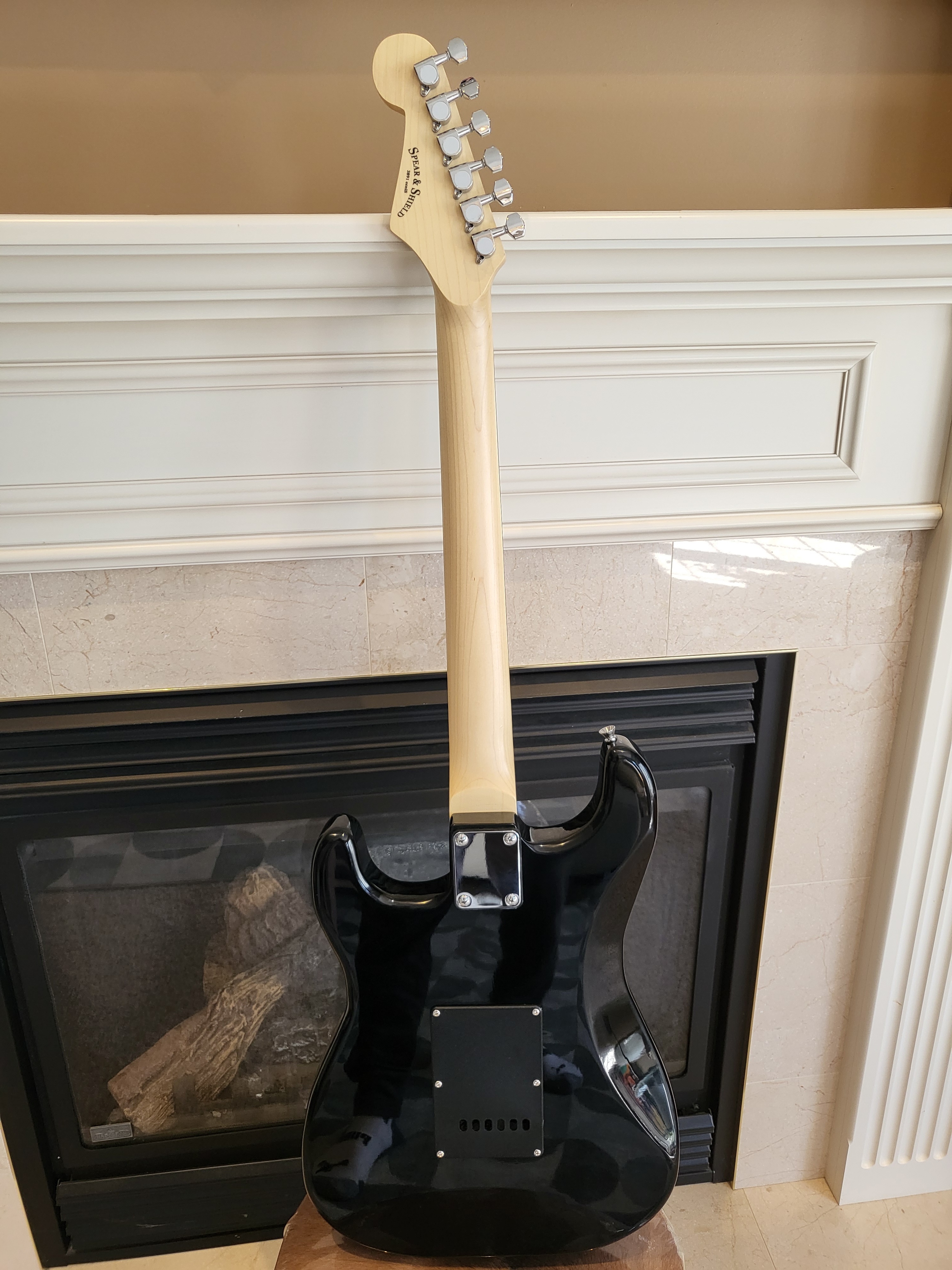 Brand New Spear & Shield Electric Guitar - Stratocaster Style - photo 5