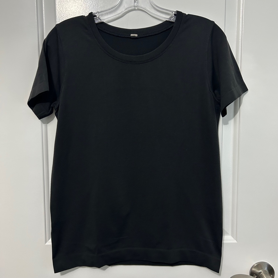 Lululemon Black Short-Sleeve Tee – Size S/M, Like New