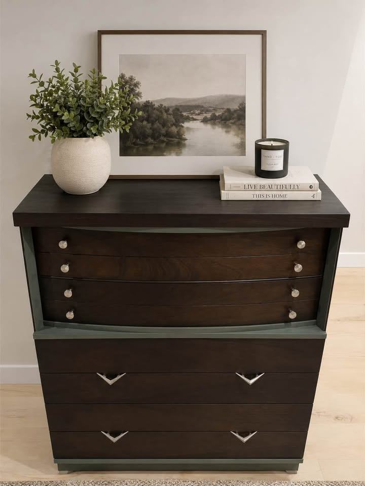 Dixie Dresser