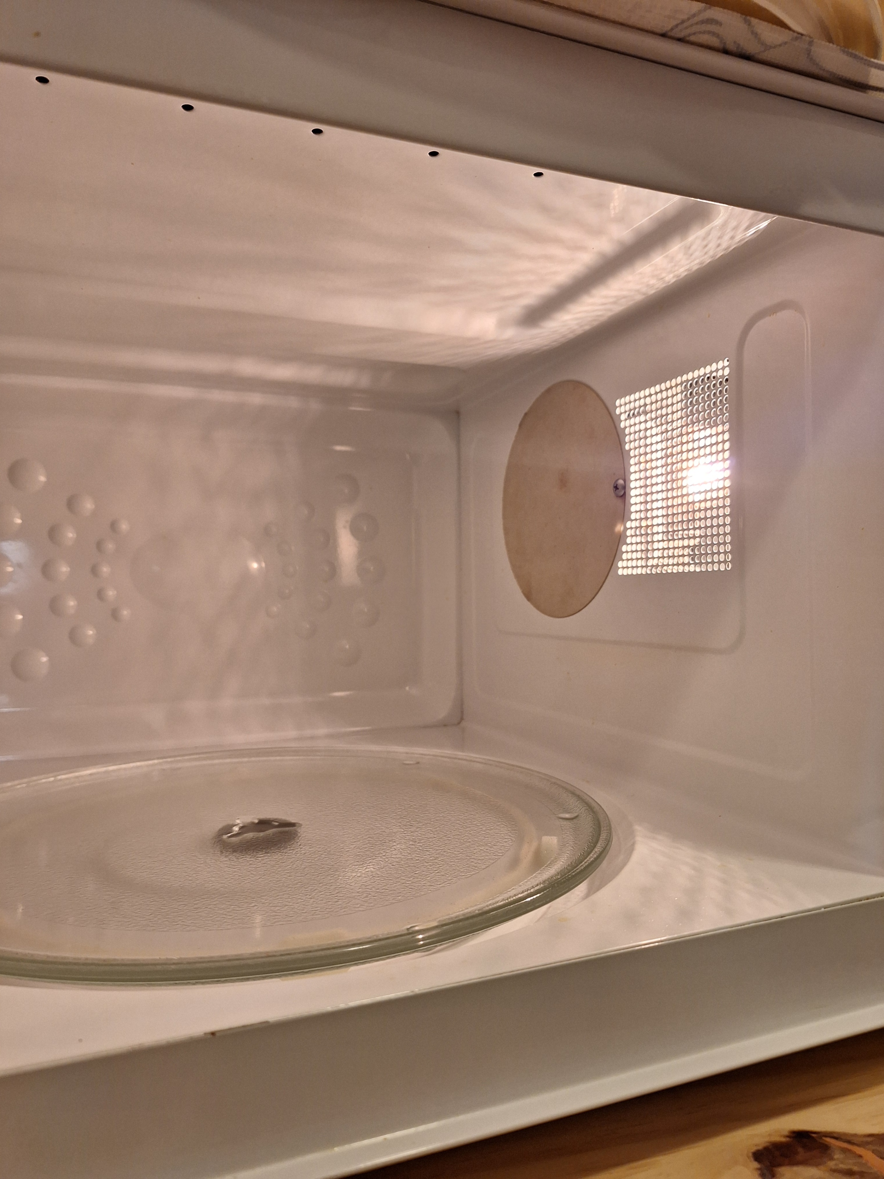 Sanyo Microwave - PRICE FIRM - photo 4