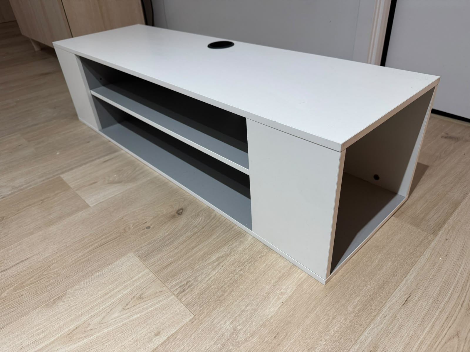 Modern White Wall-Mounted Floating TV Console / Media Shelf - photo 2
