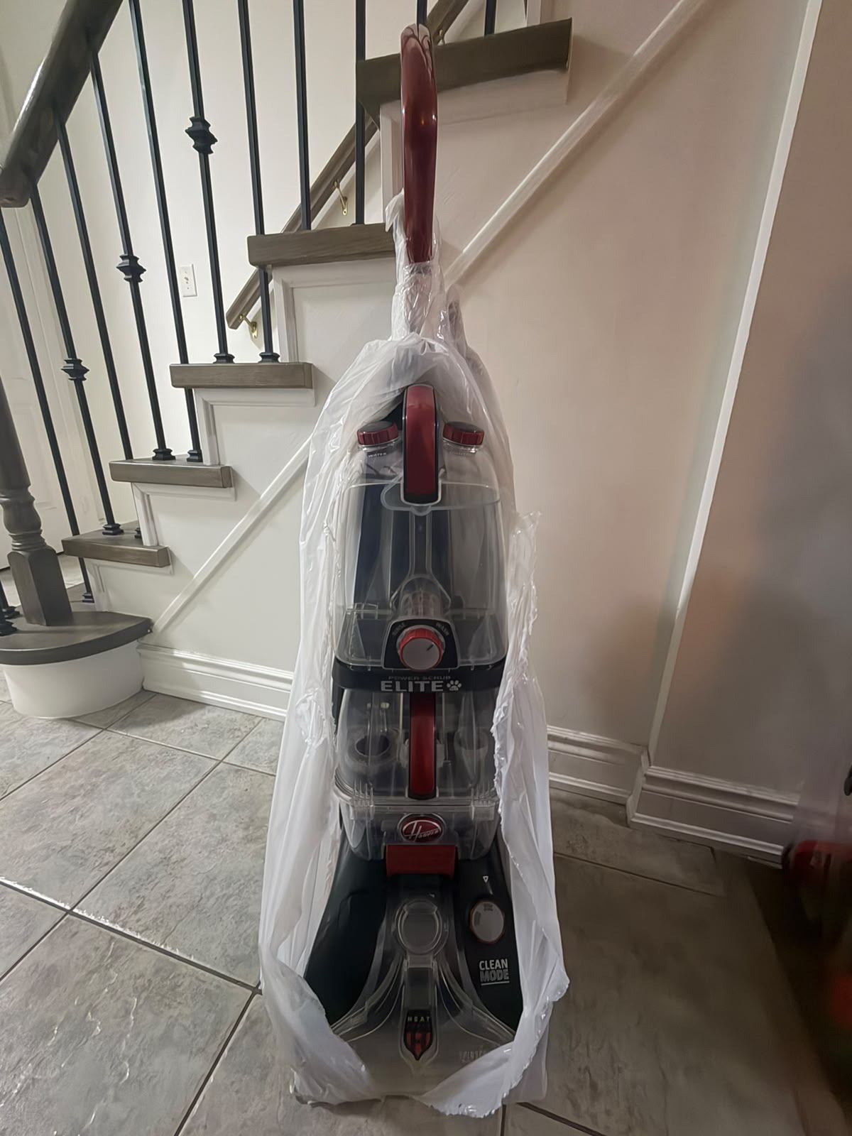 Hoover Power Scrub Elite Pet Carpet Cleaner - photo 2
