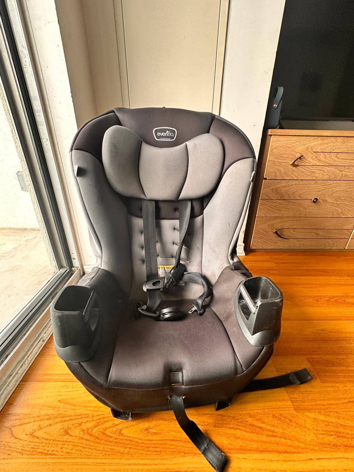 Evenflo Car Seat - photo 2