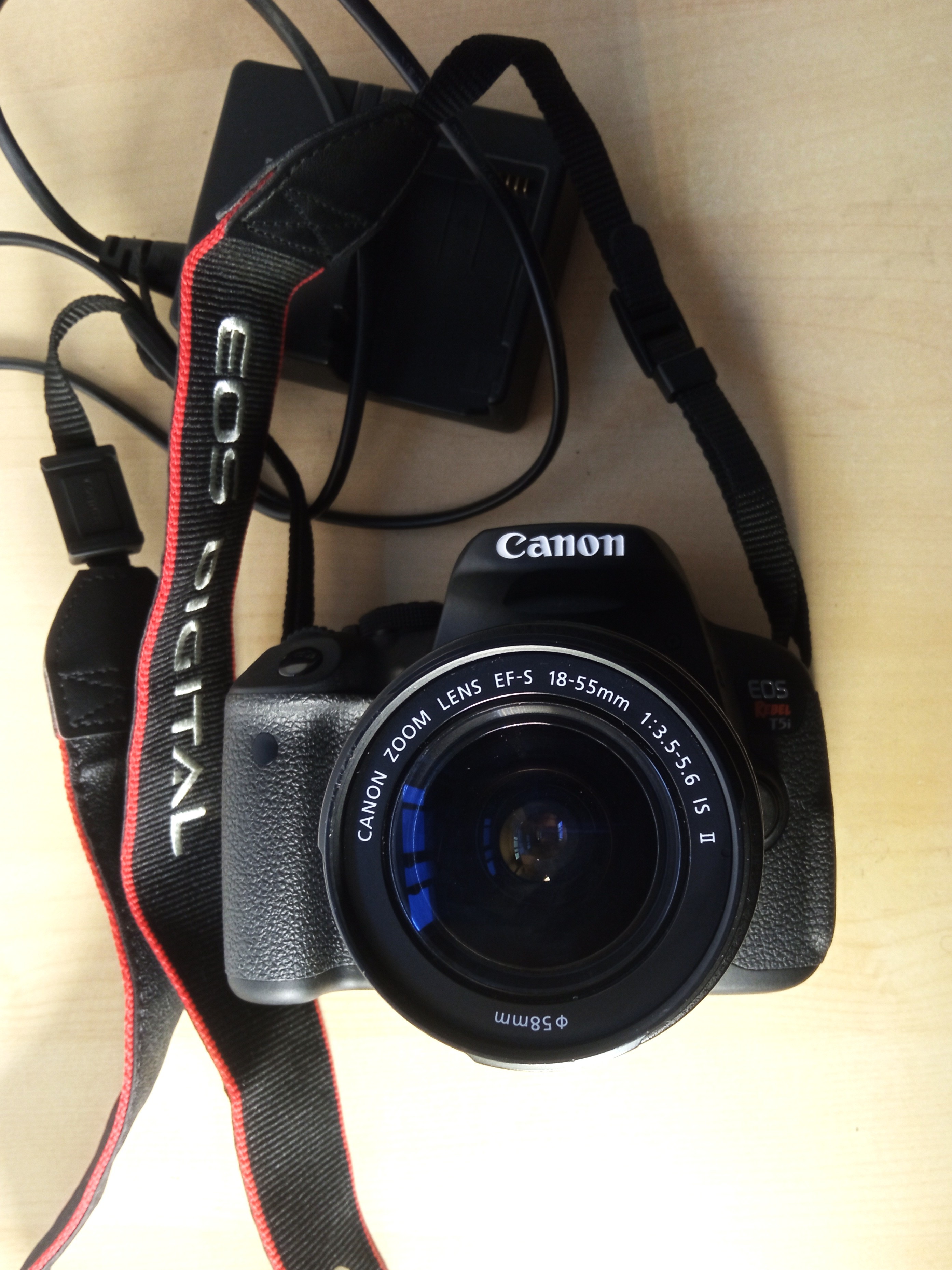 Canon EOS Rebel T5i + EF-S 18-55mm IS II - photo 2