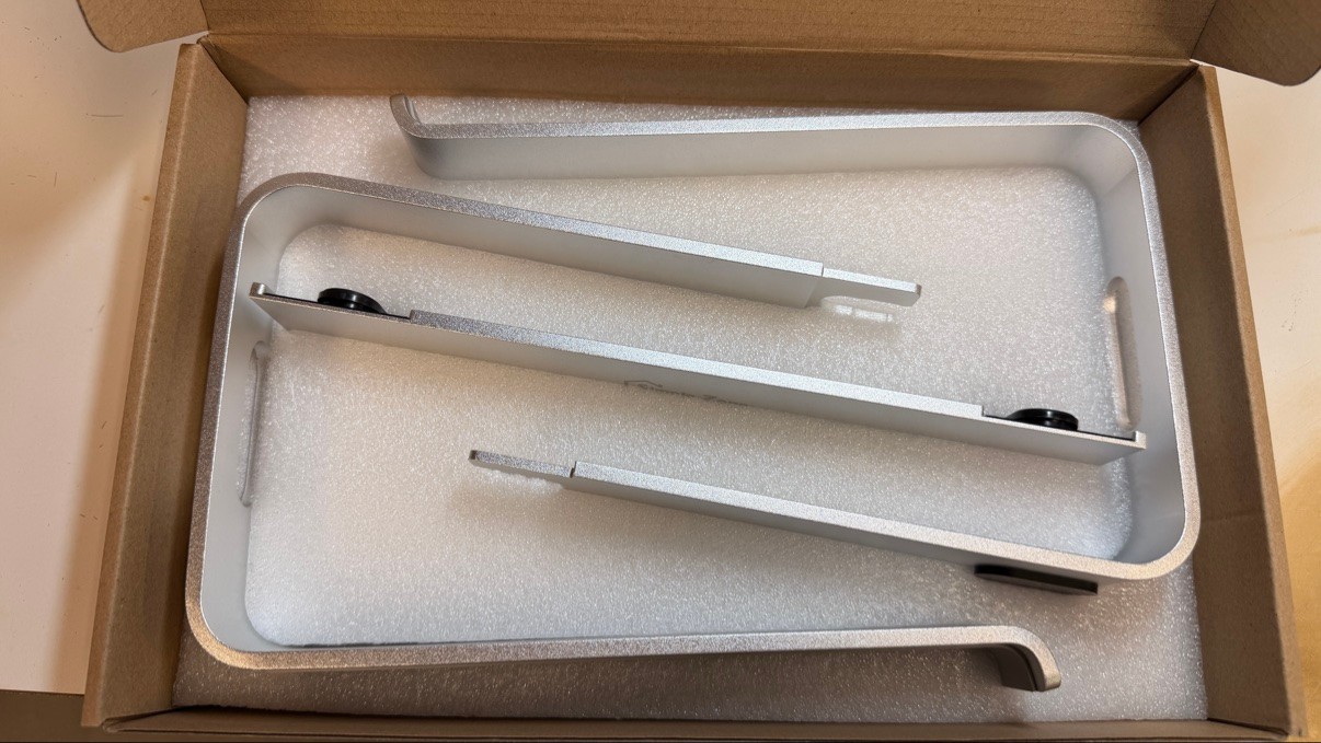 Simple Zone Aluminum Laptop Stand - Brand New - photo 2