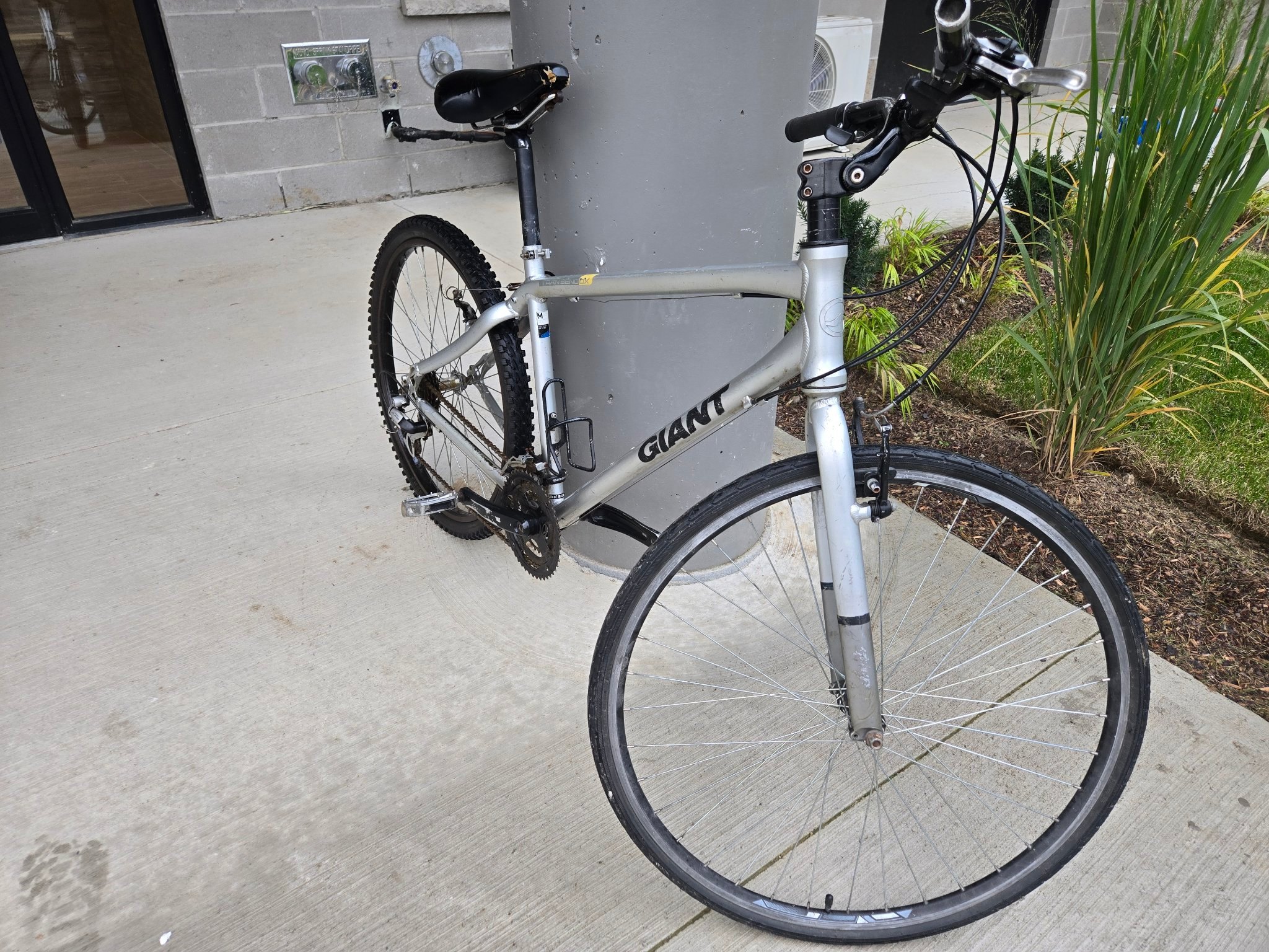 Giant Tran Send Hybrid Bike — Shifts Perfectly, AS-IS - photo 2