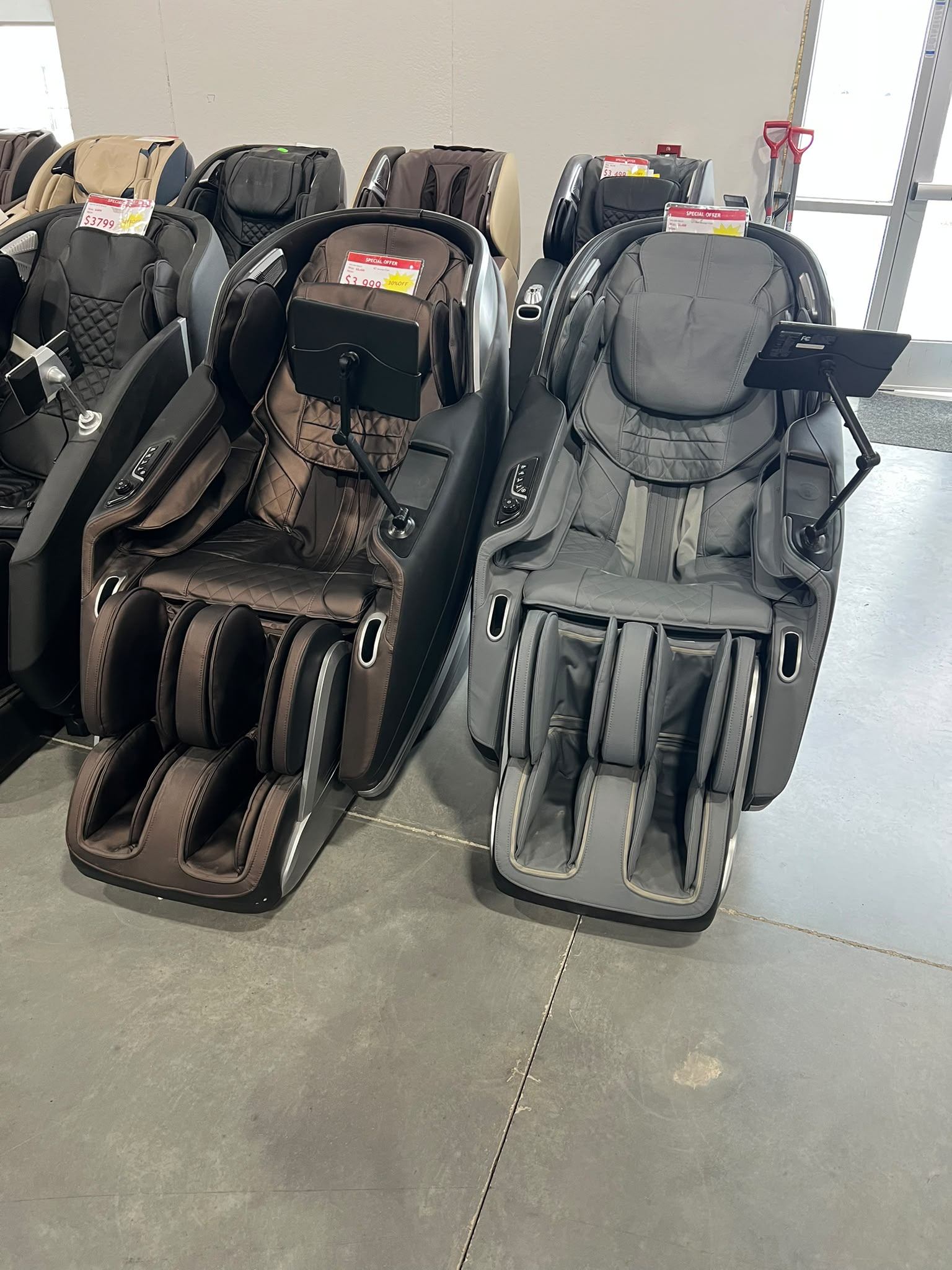Brand new luxury 4D massage chair — $3999! - photo 2