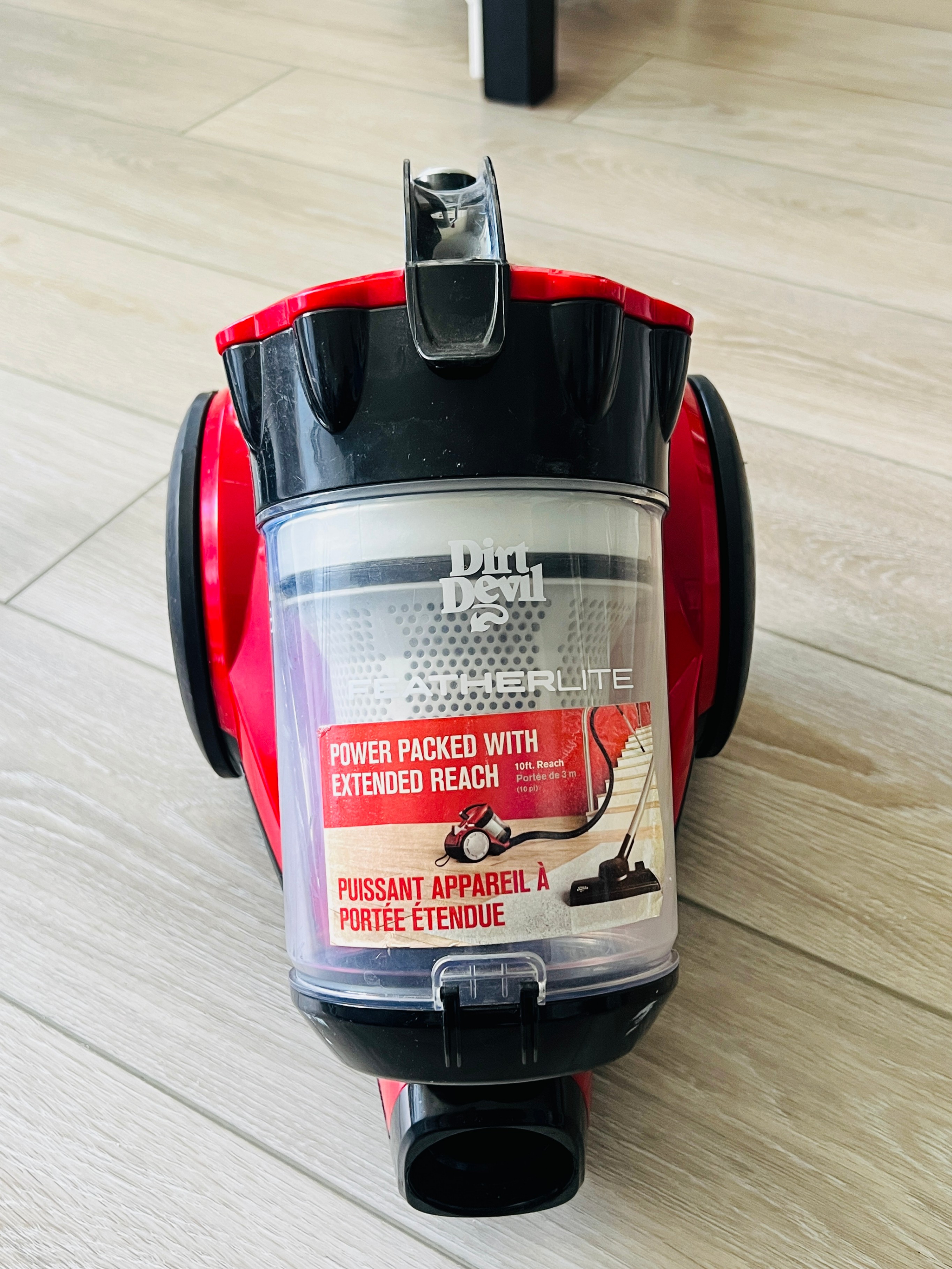 Dirt Devil Vacuum Cleaner - photo 2