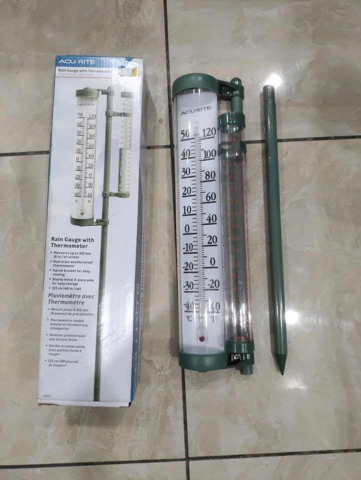 Acurite Rain Gauge with Thermometer