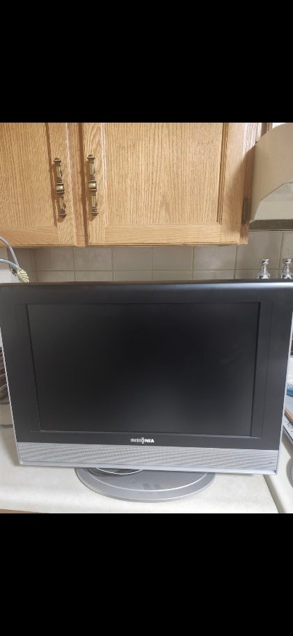 Insignia Flat-Screen TV/DVD Player