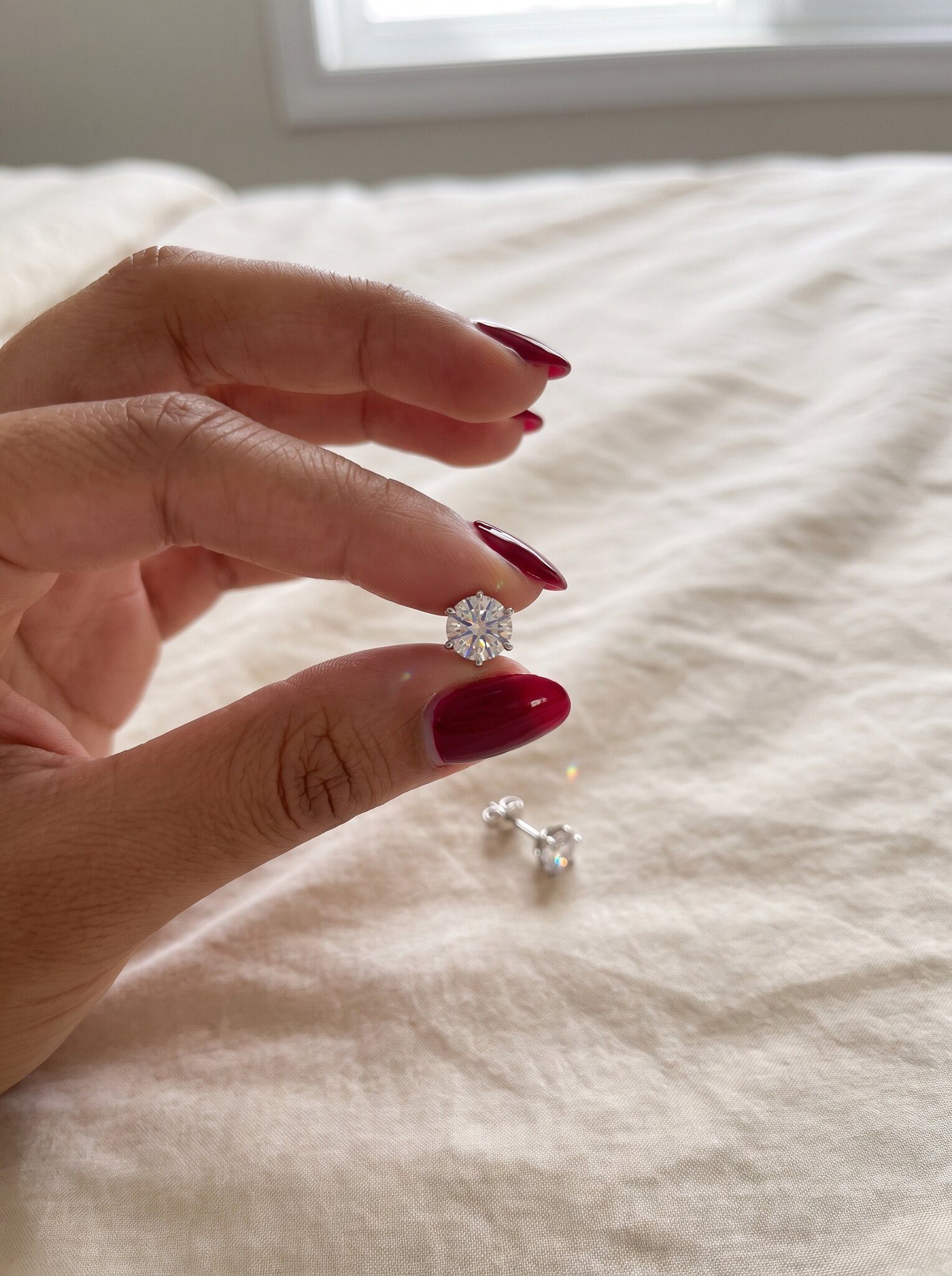 moissanite stud earrings in light up box, gra cert - photo 4