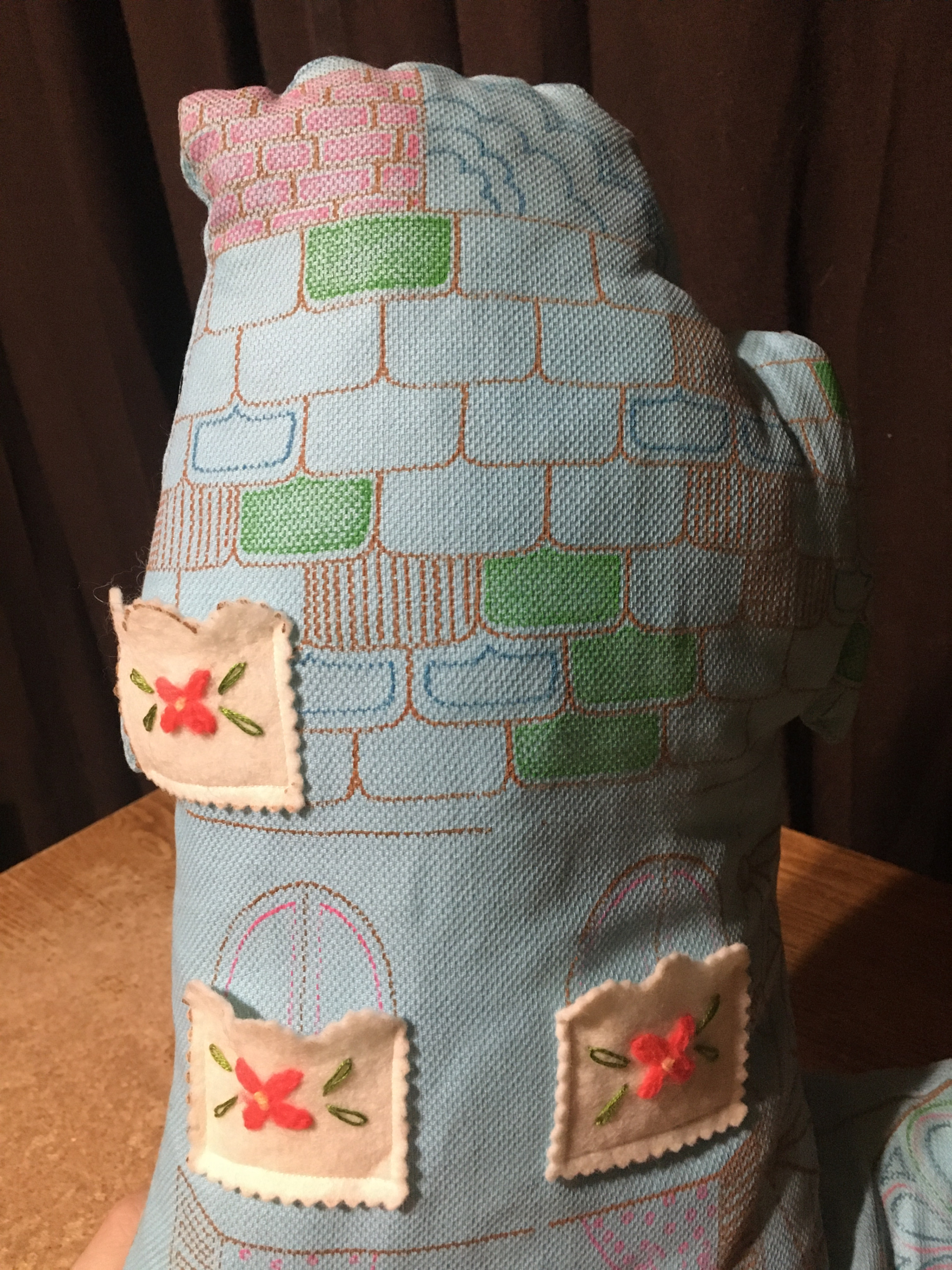 THE OLD WOMEN WHO LIVED IN A SHOE NURSERY RHYME PLUSH TOY W KIDS - photo 5